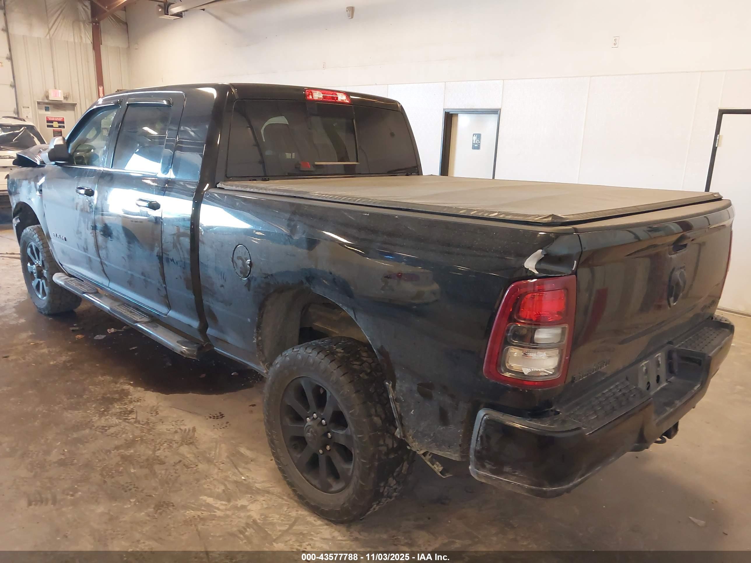 RAM 2500 image 3