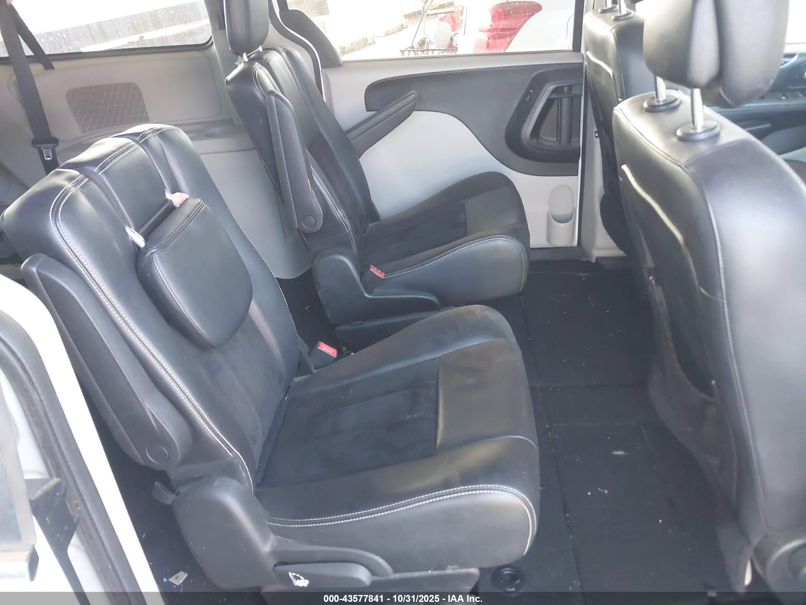 DODGE GRAND image 8