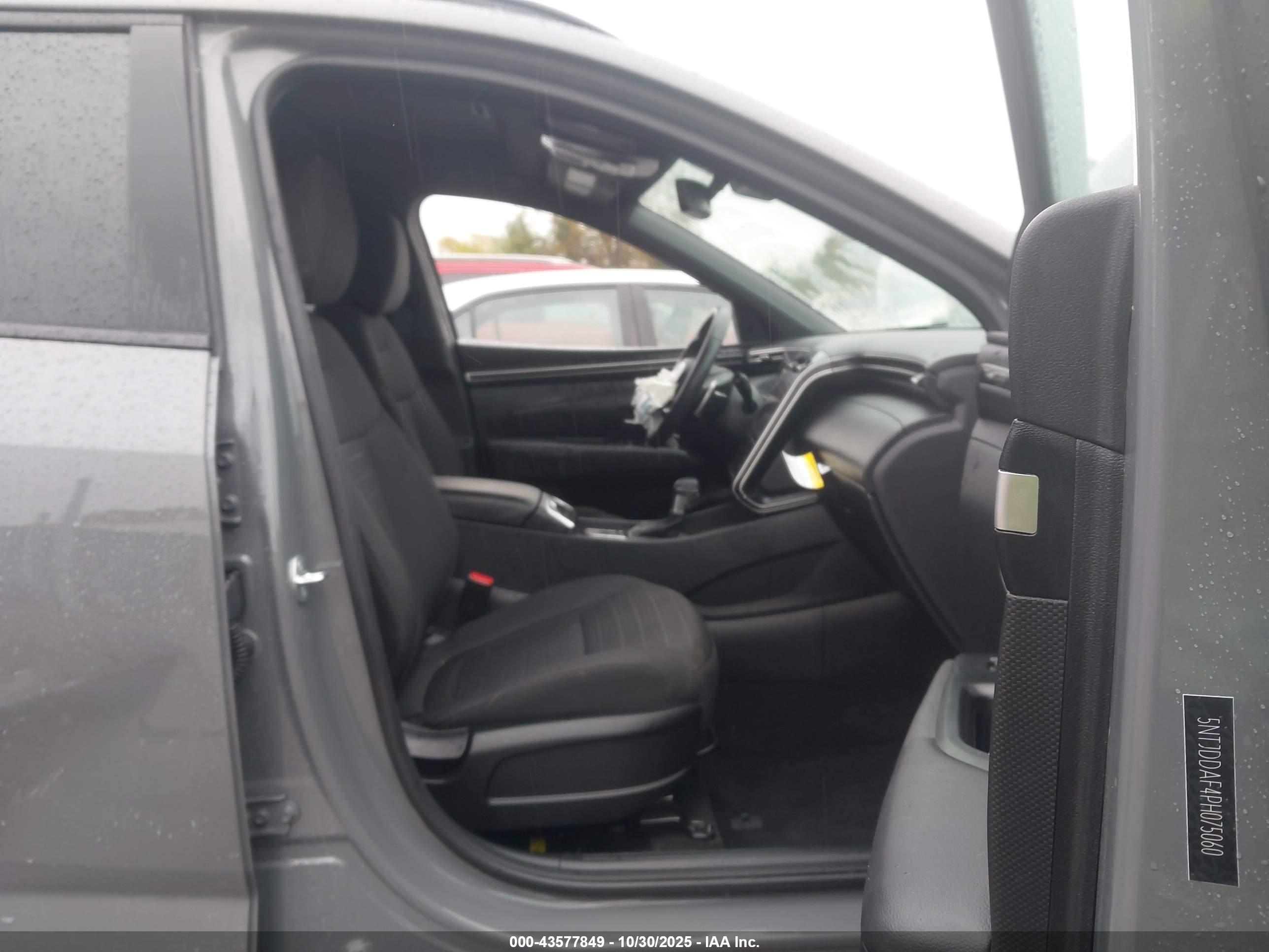 HYUNDAI SANTA image 5