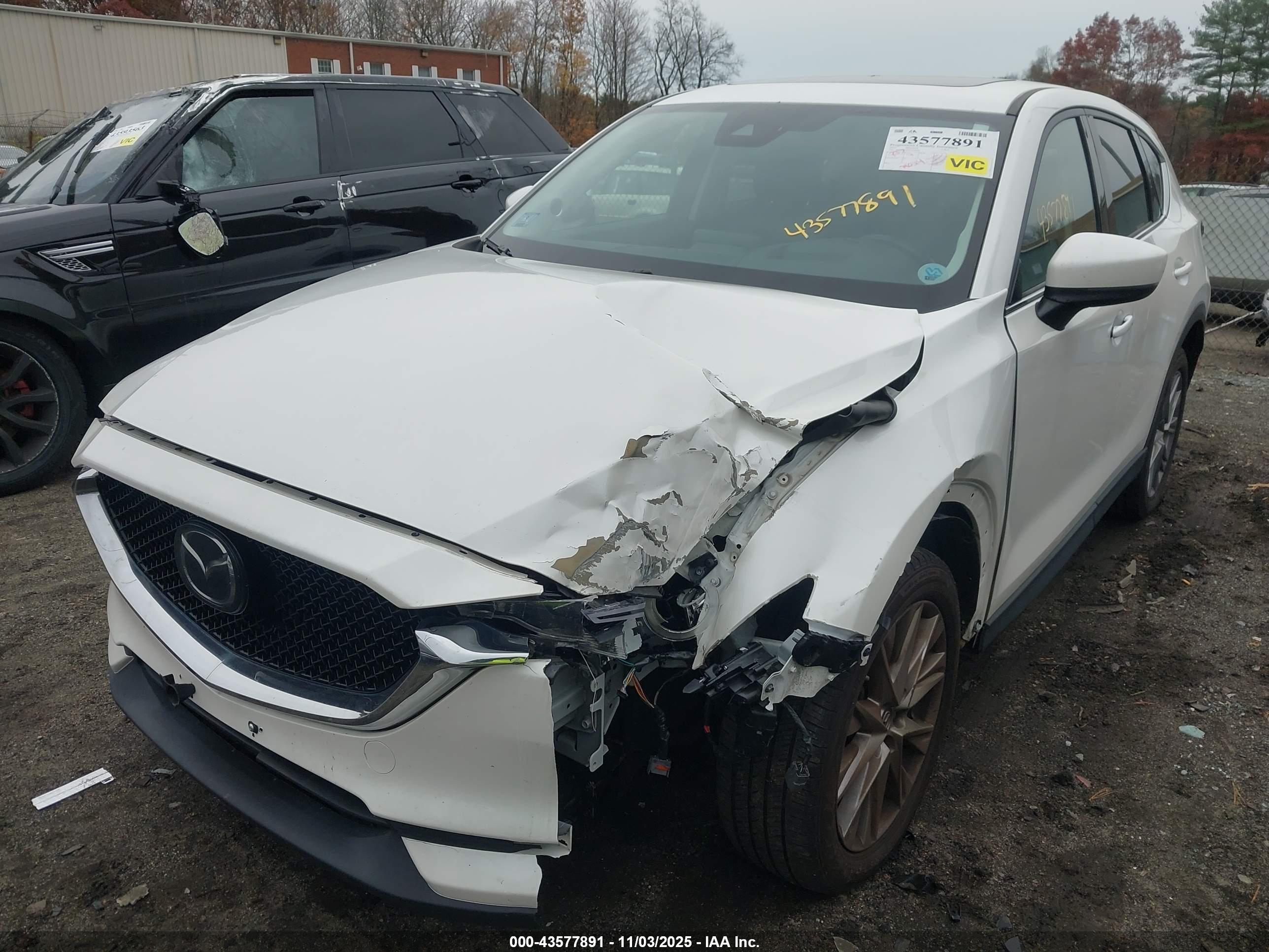 MAZDA CX-5 image 2