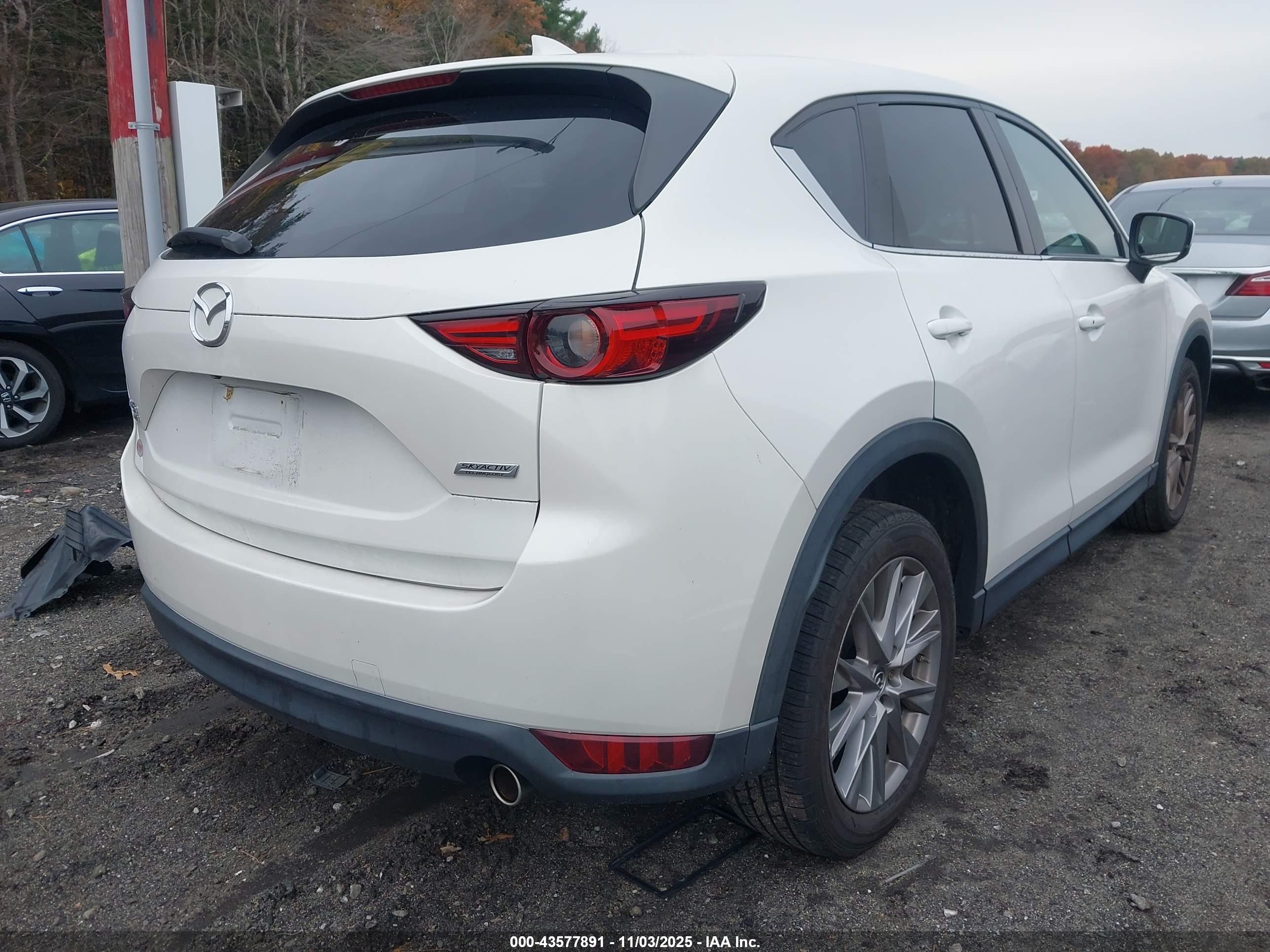 MAZDA CX-5 image 4