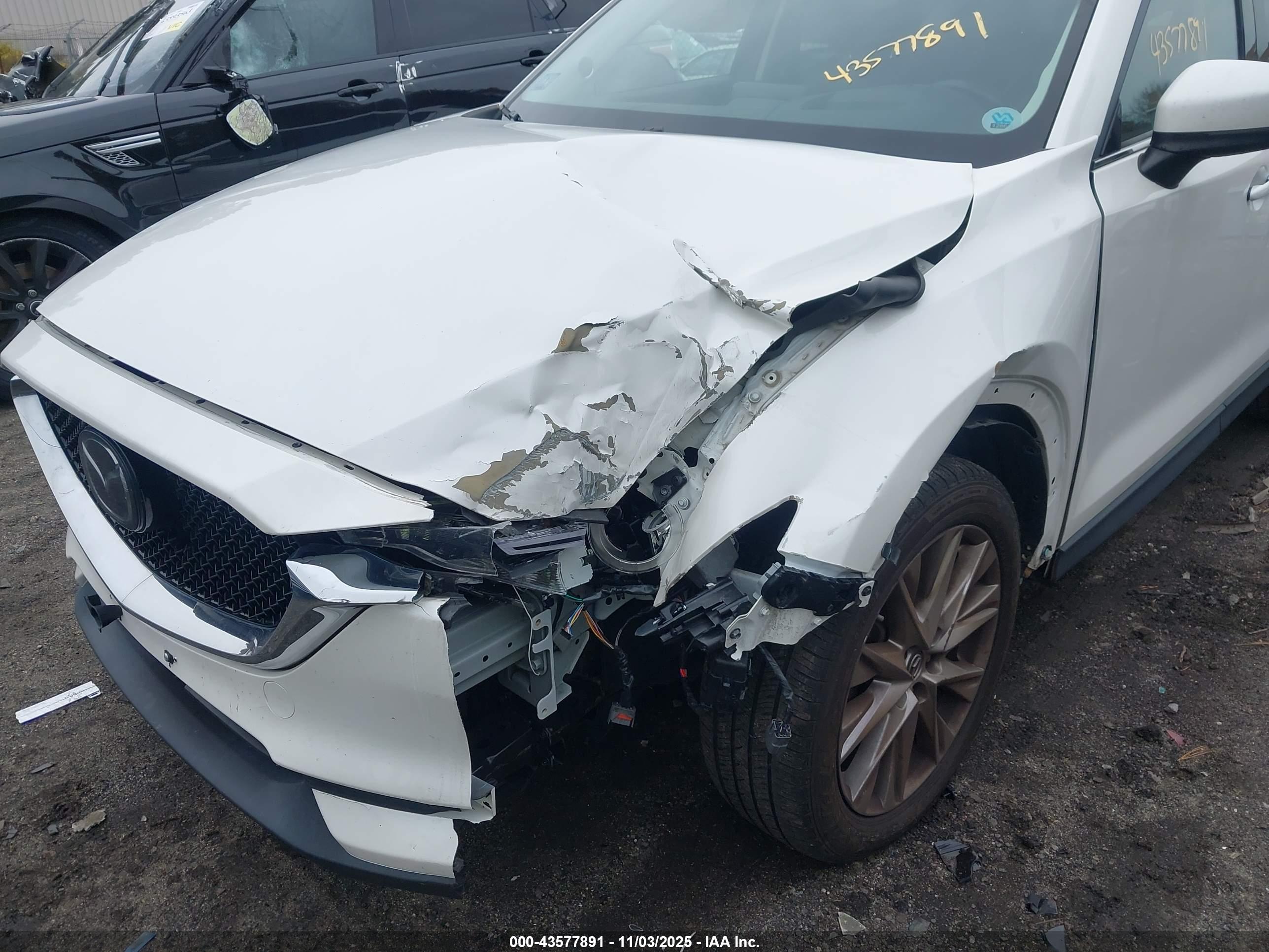 MAZDA CX-5 image 6