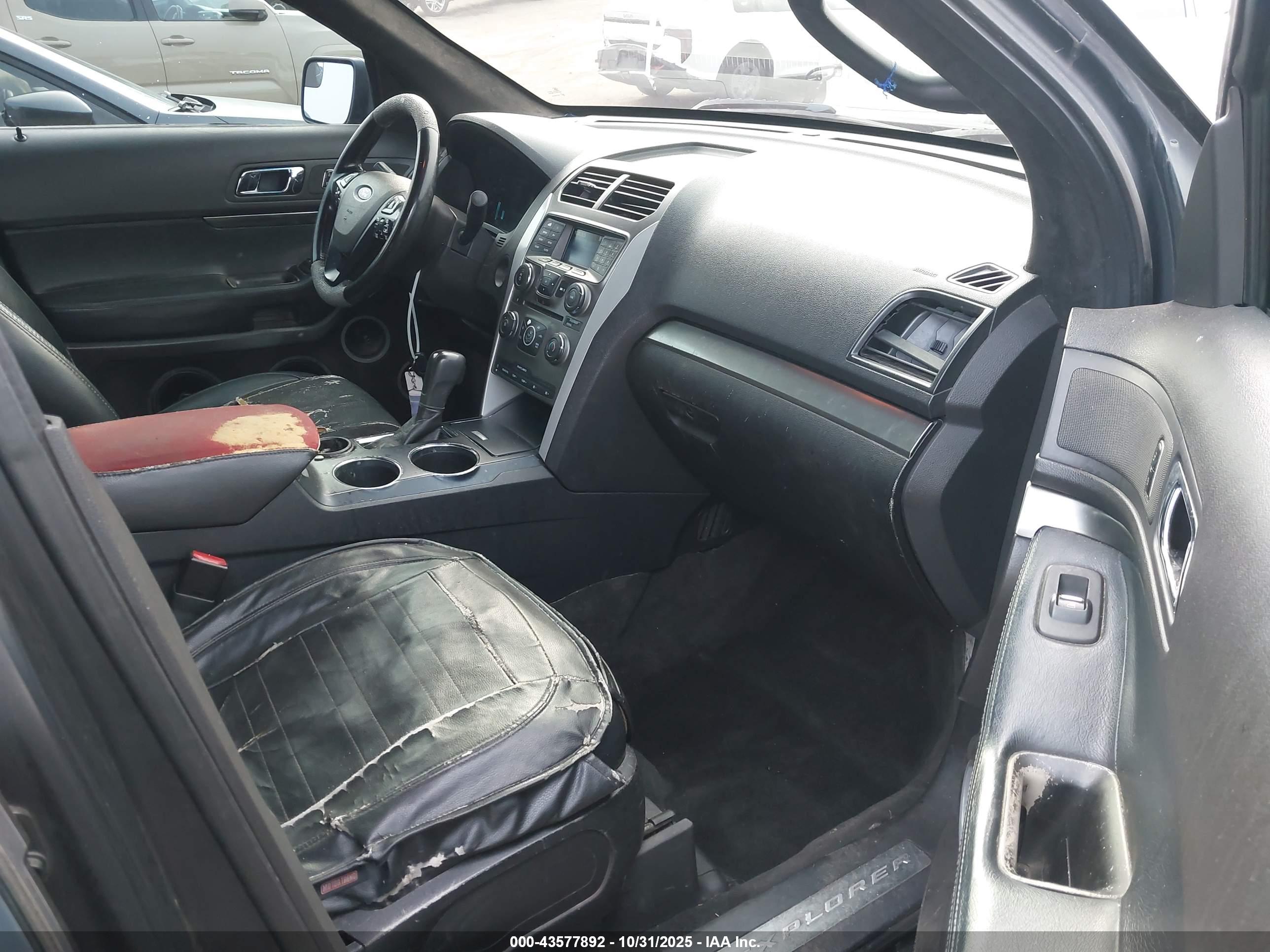 FORD EXPLORER image 5