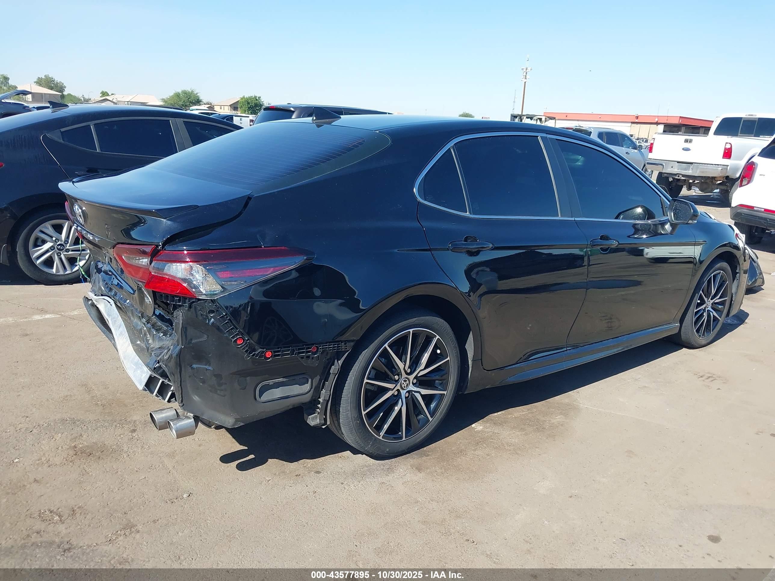 TOYOTA CAMRY image 4