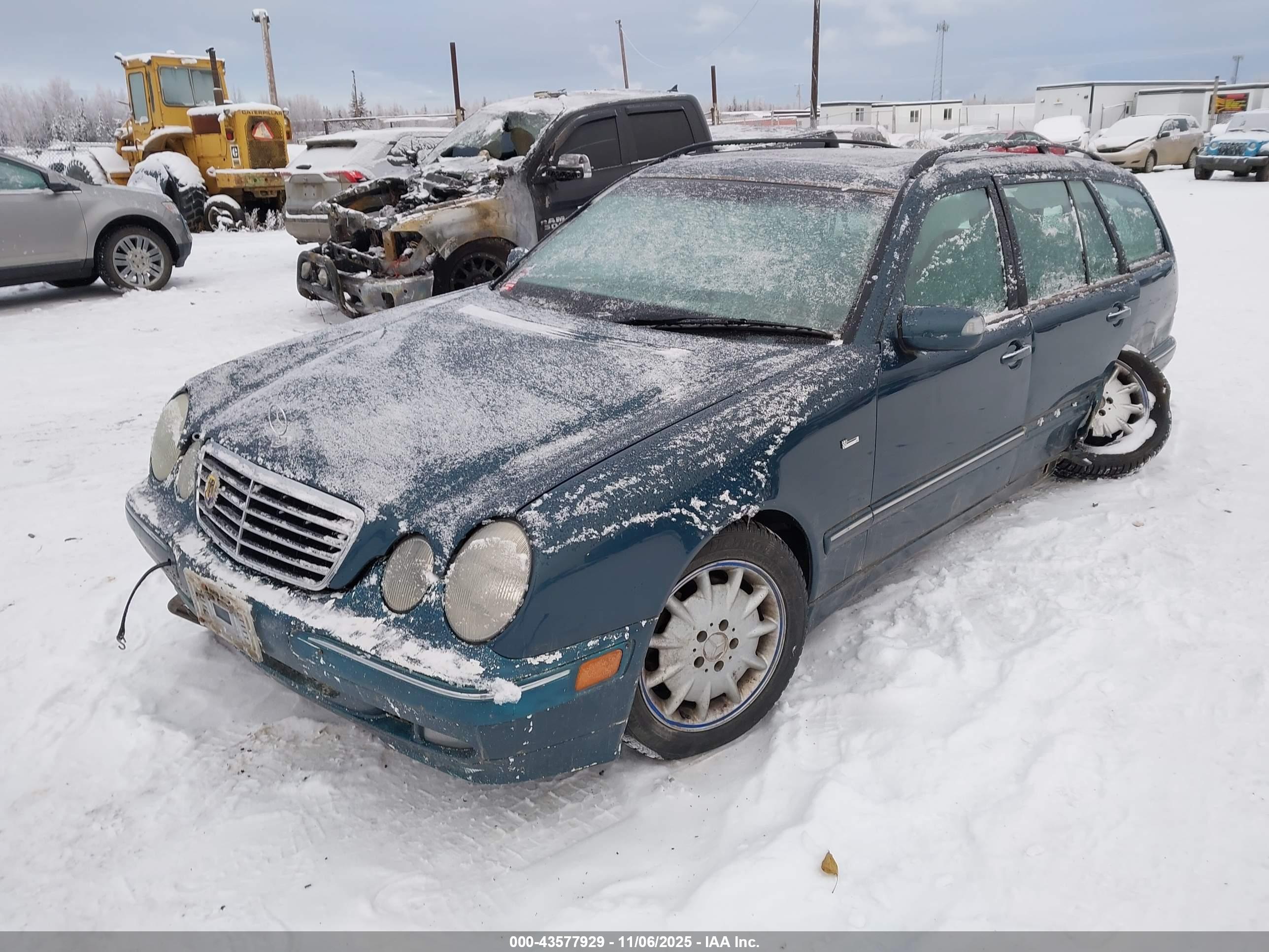 MERCEDES-BENZ E image 2