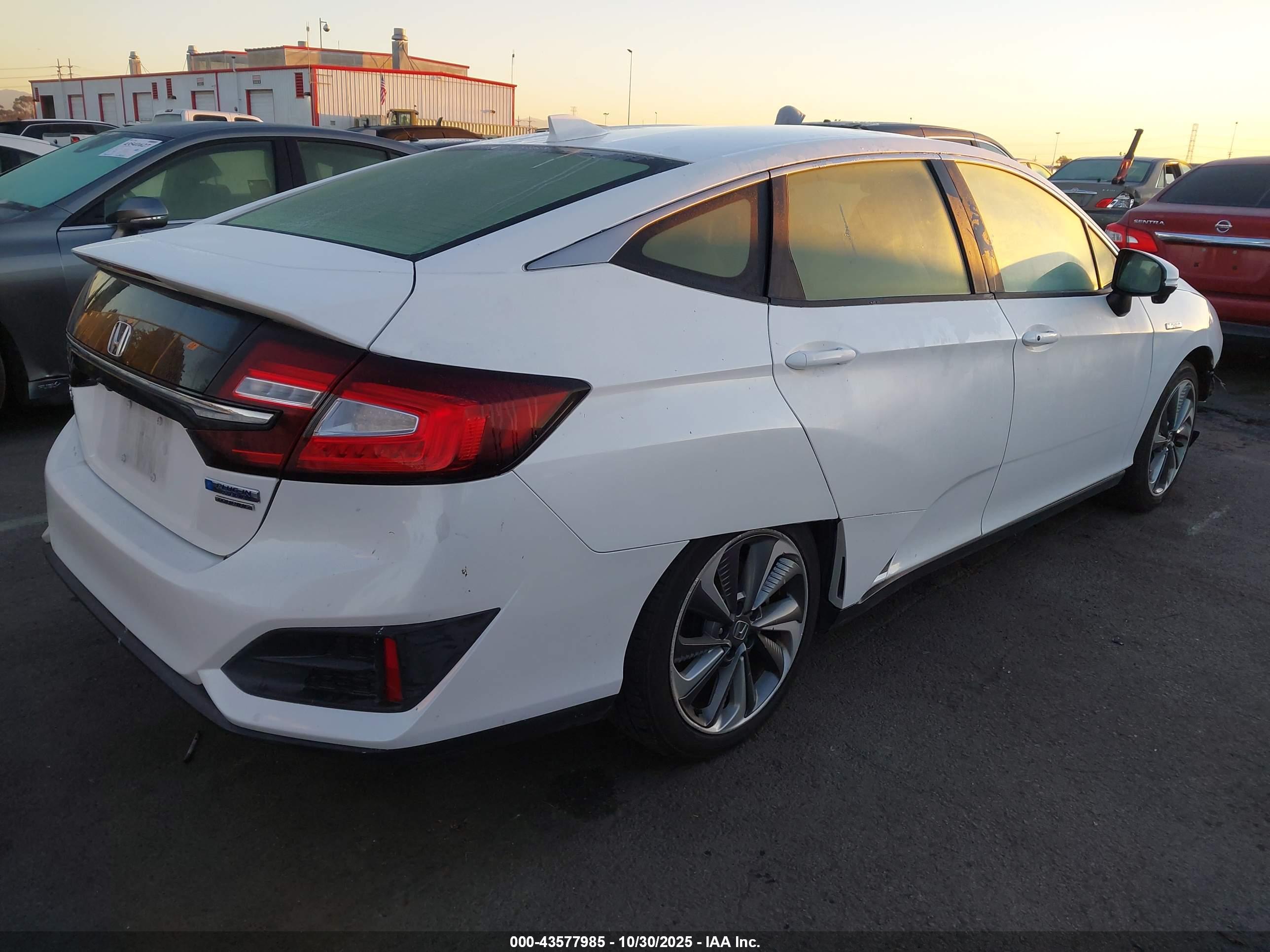 HONDA CLARITY image 4