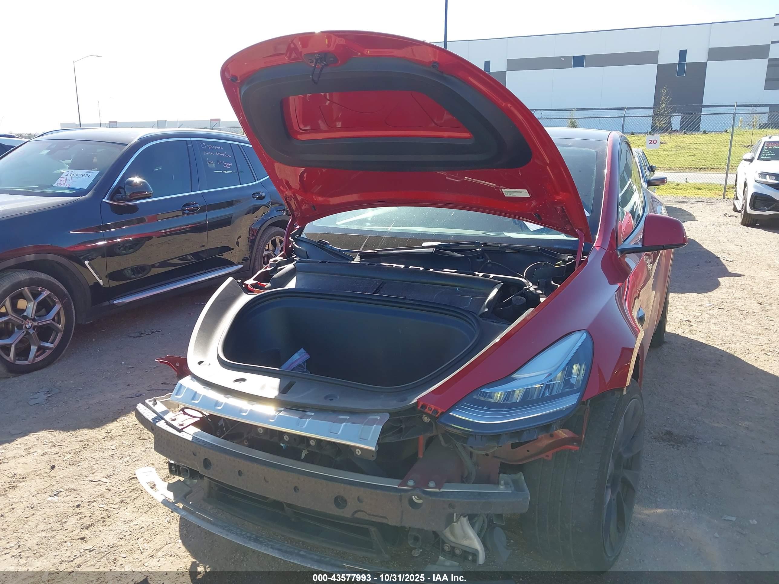 TESLA MODEL image 10