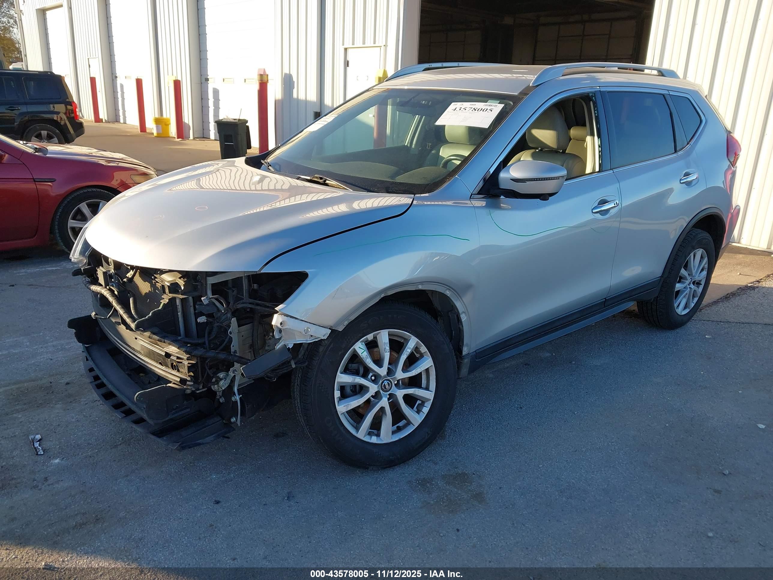 NISSAN ROGUE image 2