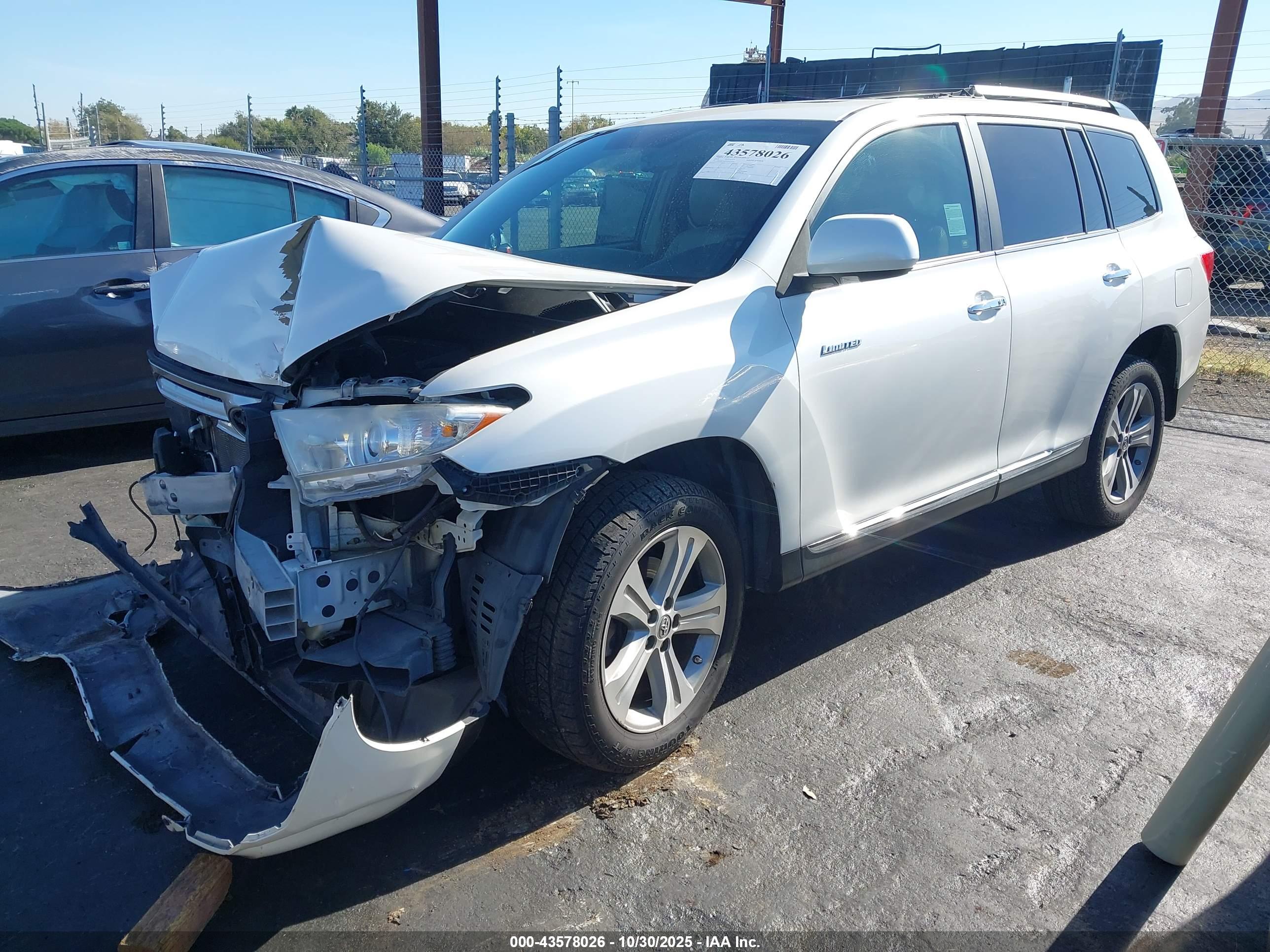 TOYOTA HIGHLANDER image 2