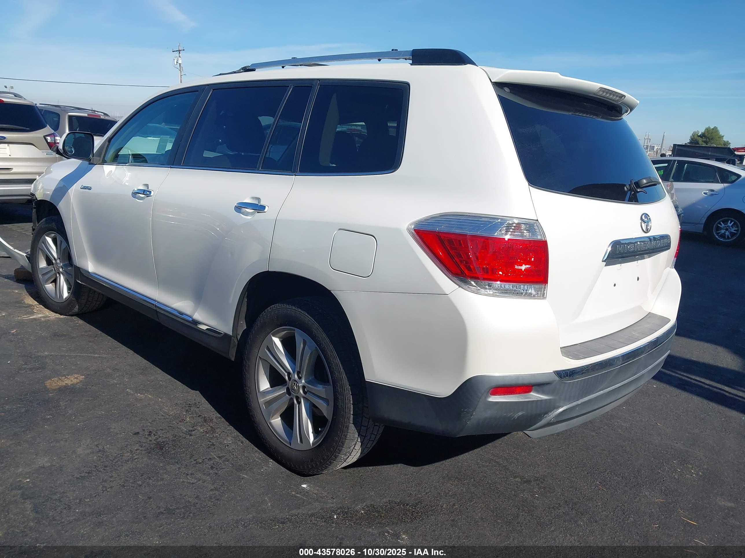 TOYOTA HIGHLANDER image 3