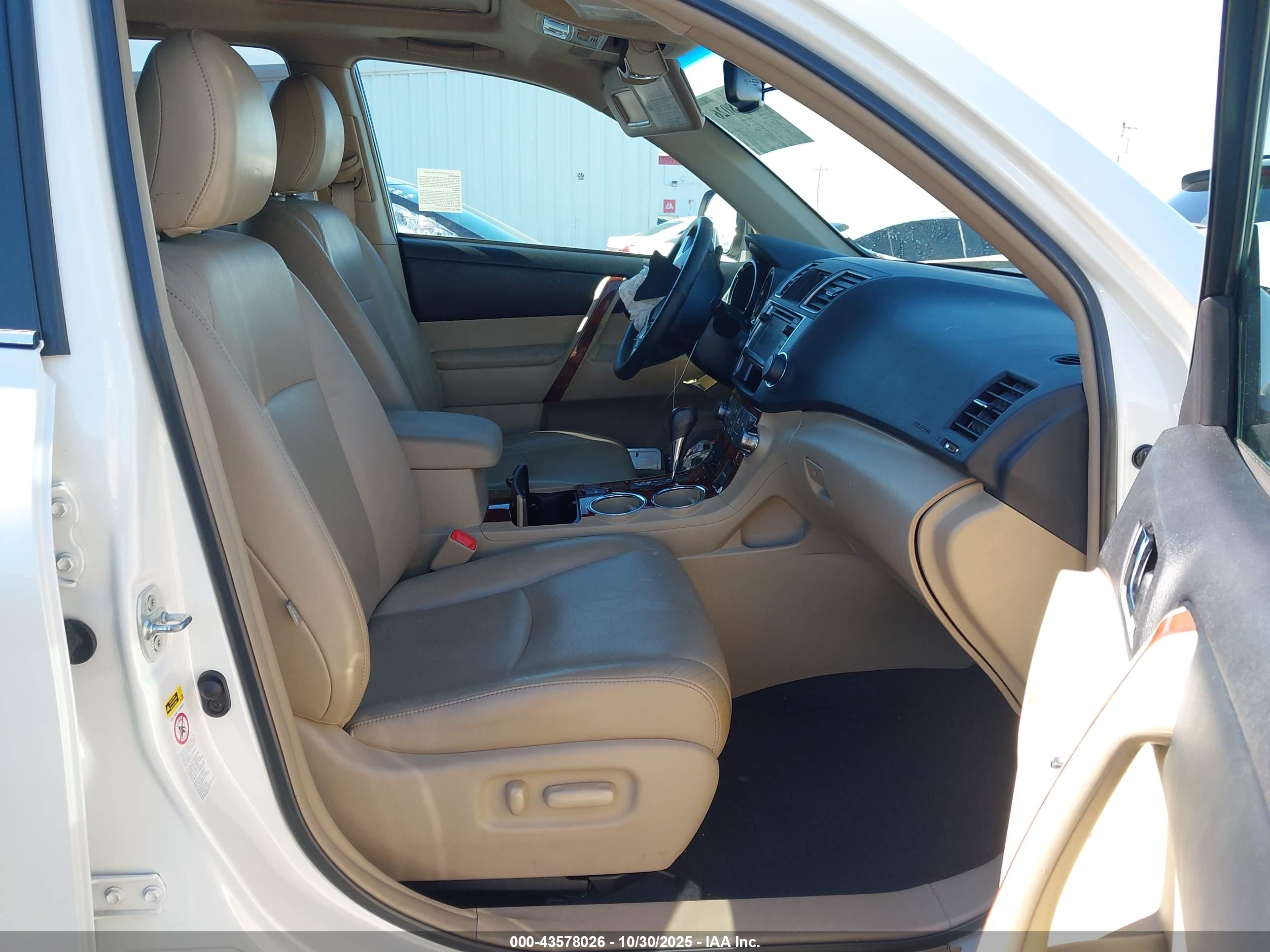 TOYOTA HIGHLANDER image 5