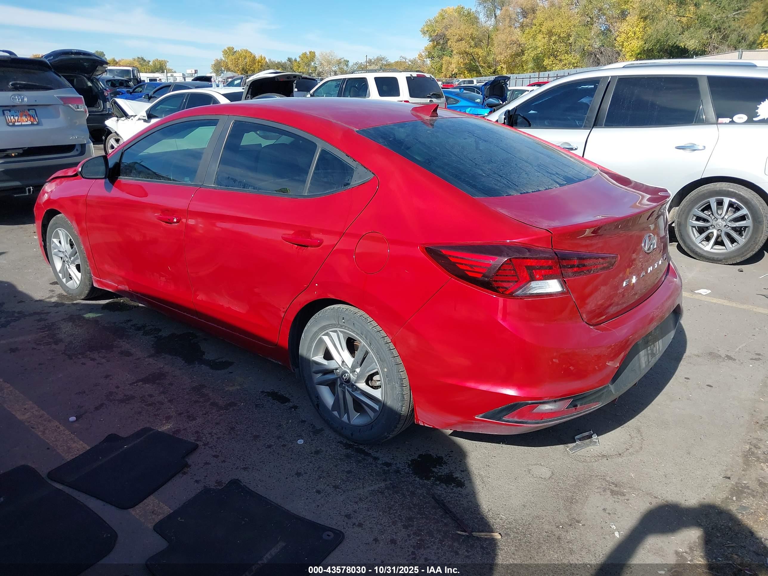 HYUNDAI ELANTRA image 3