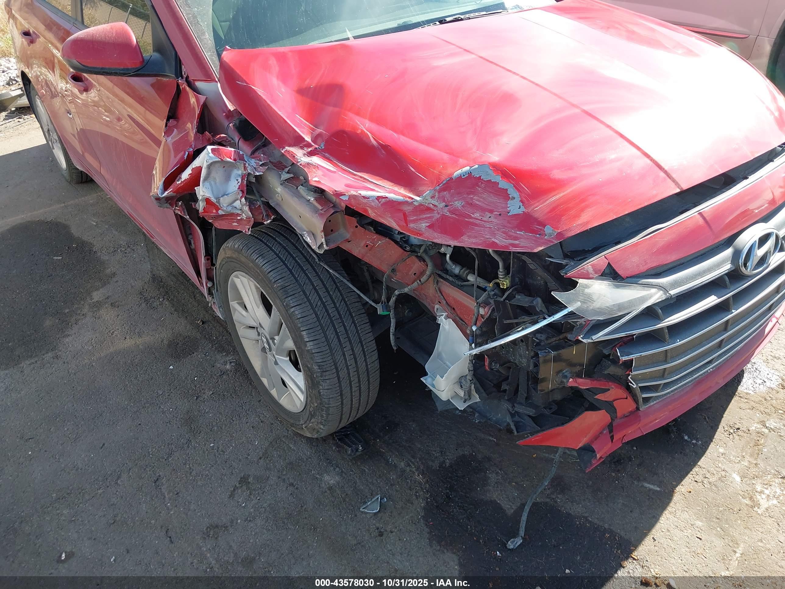 HYUNDAI ELANTRA image 6
