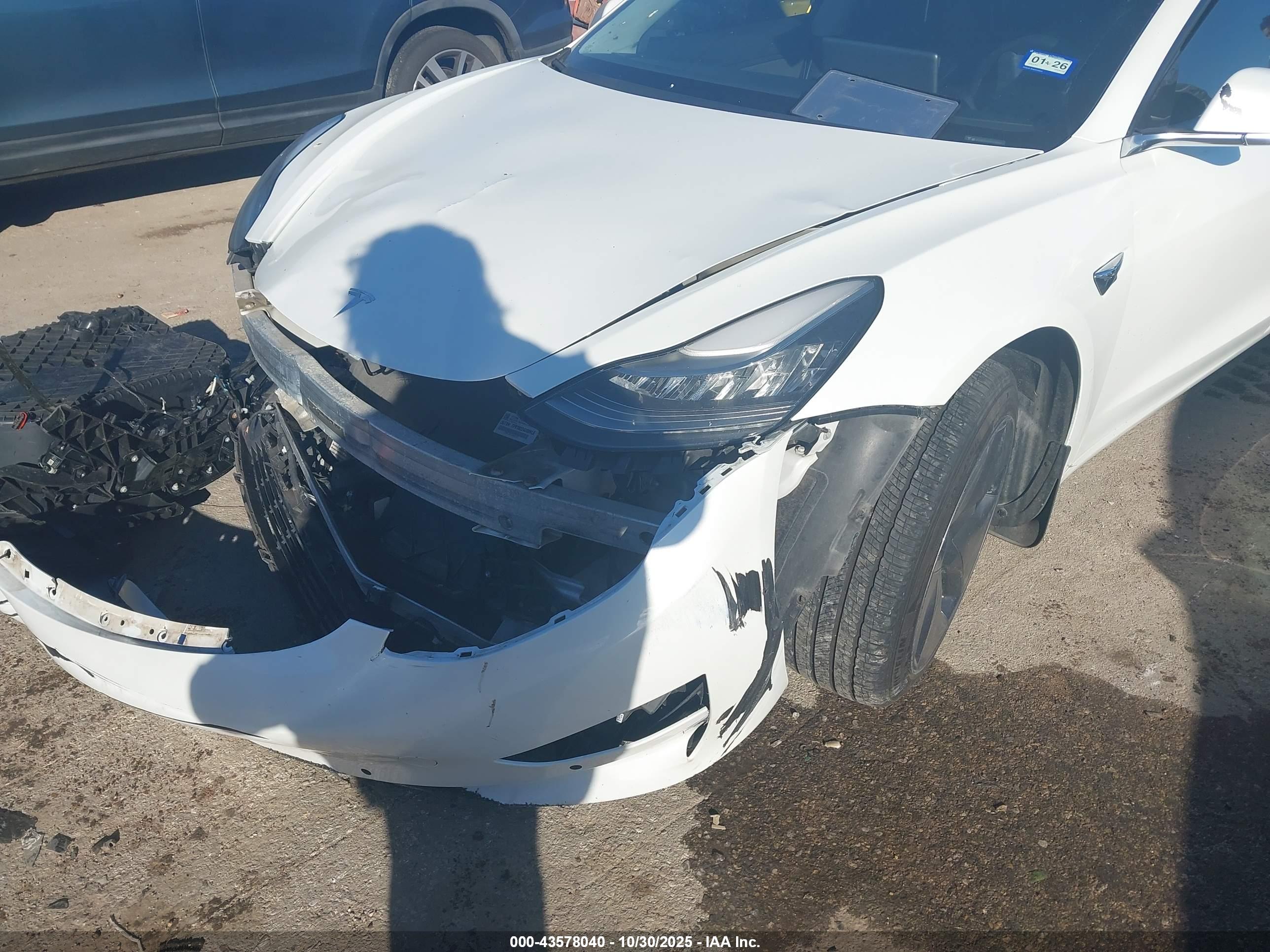 TESLA MODEL image 6