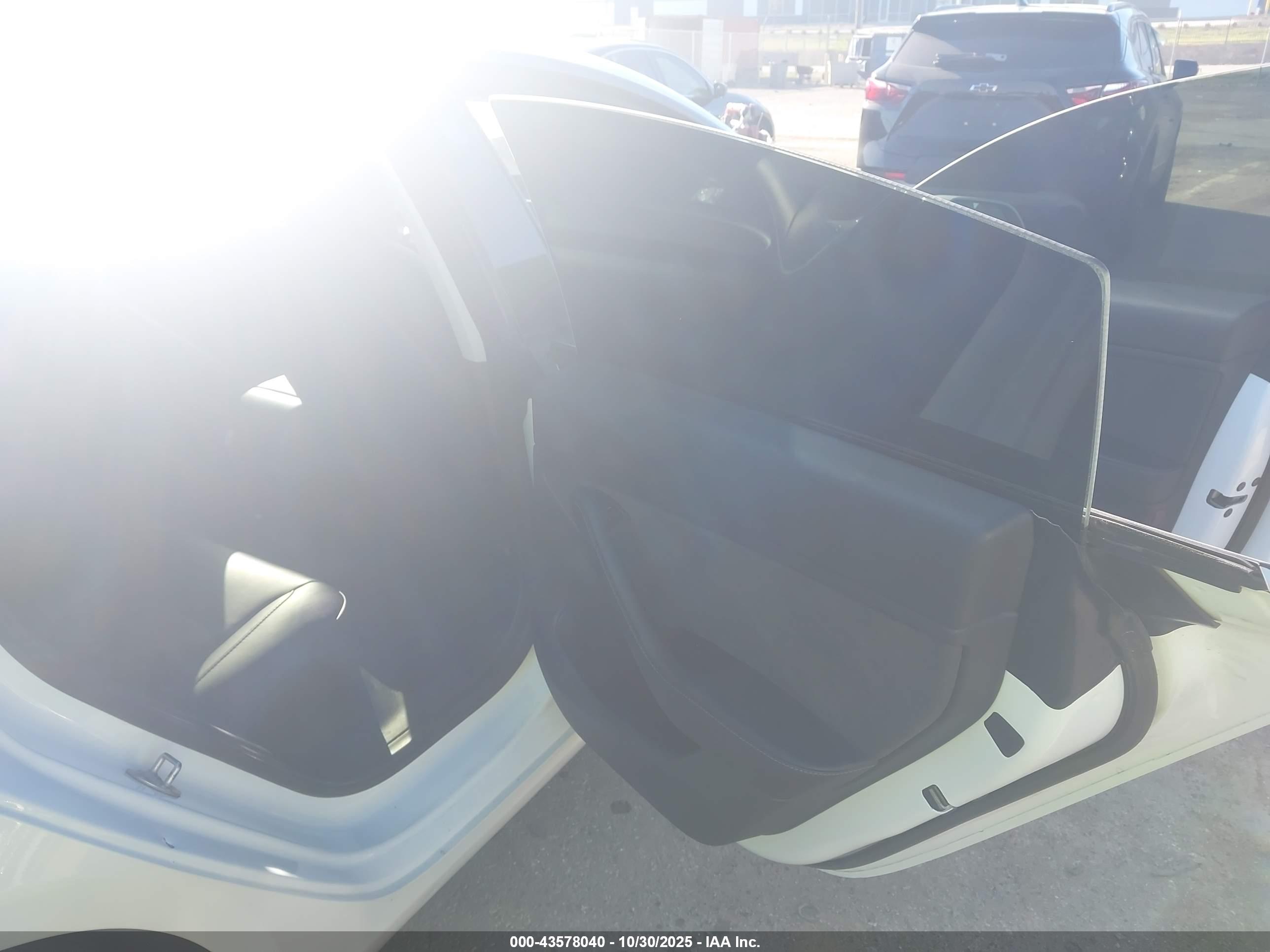 TESLA MODEL image 8