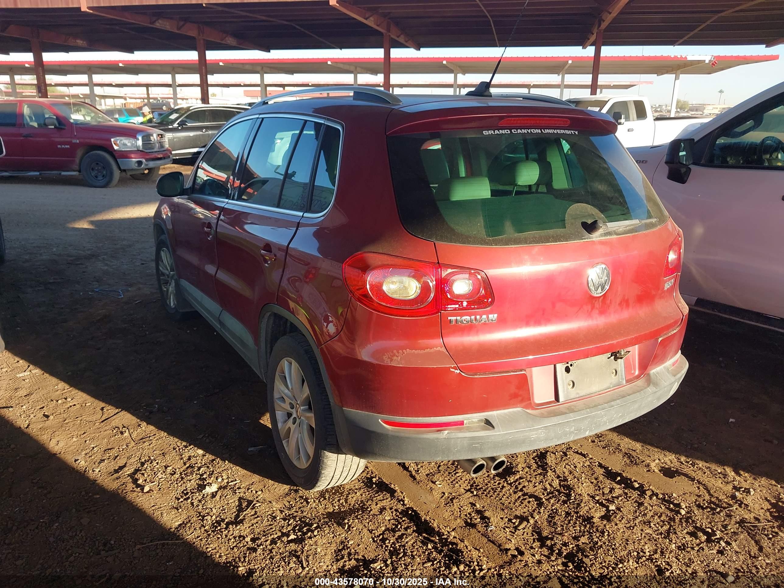 VOLKSWAGEN TIGUAN image 3