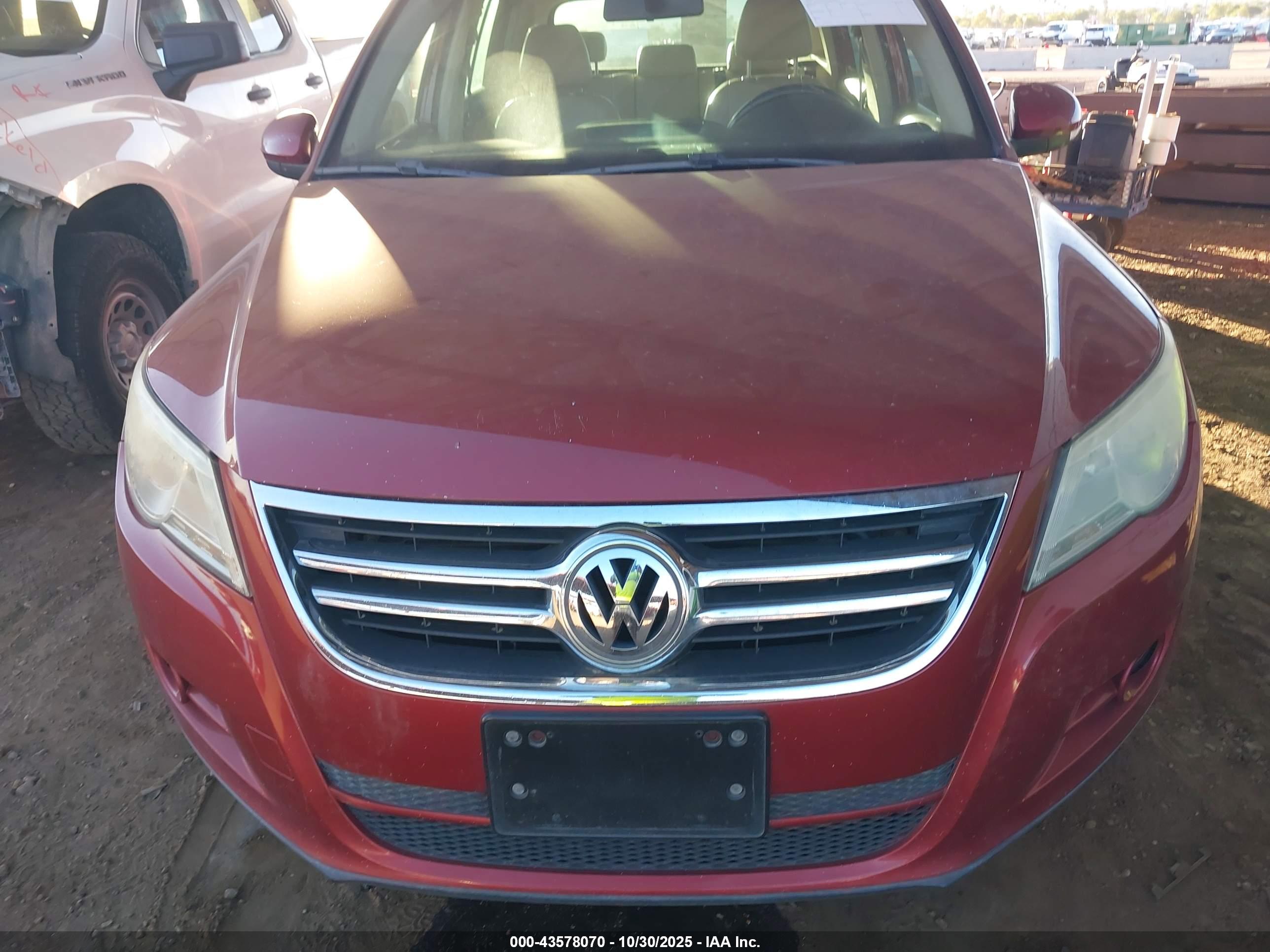 VOLKSWAGEN TIGUAN image 6