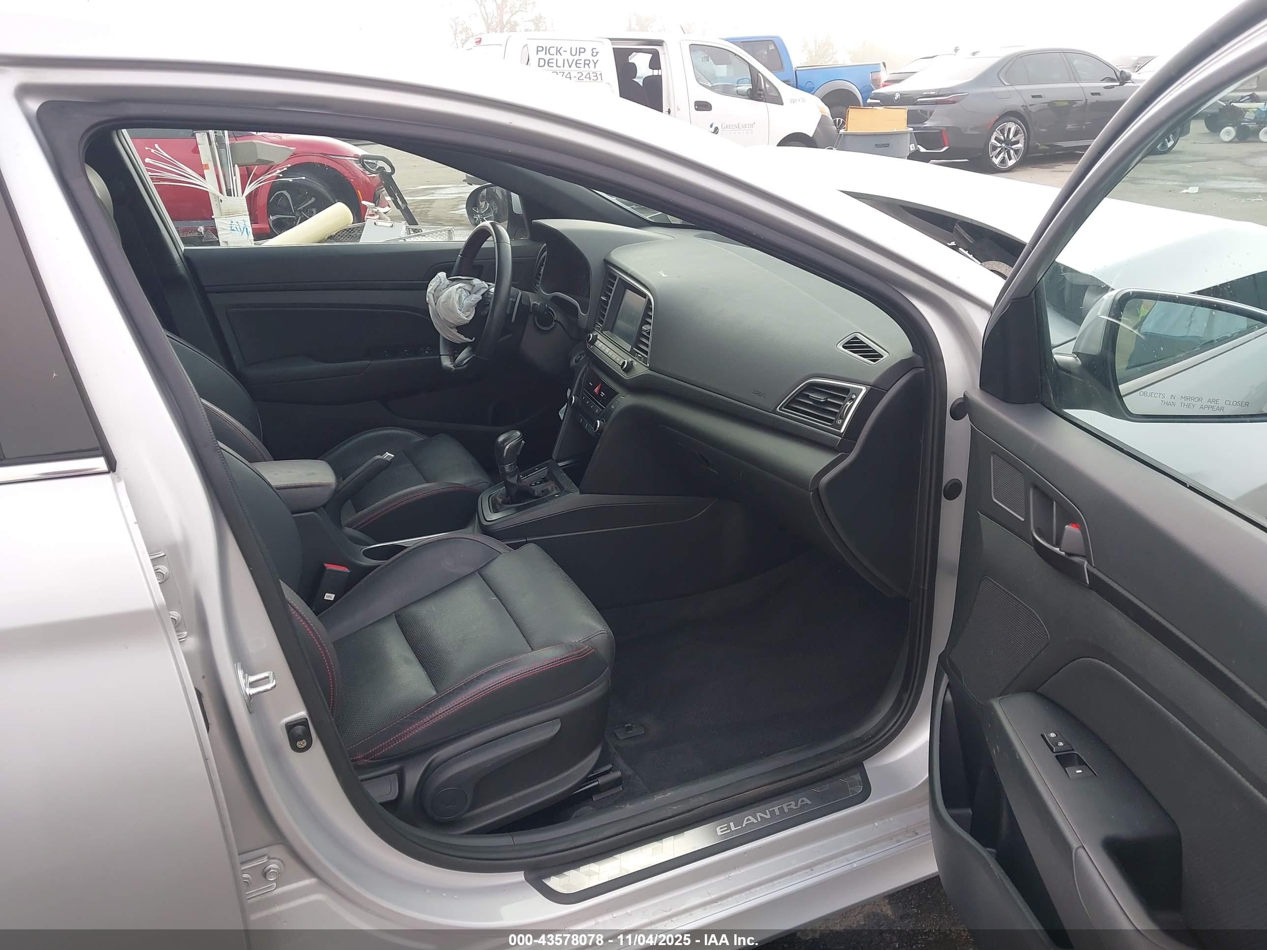 HYUNDAI ELANTRA image 5