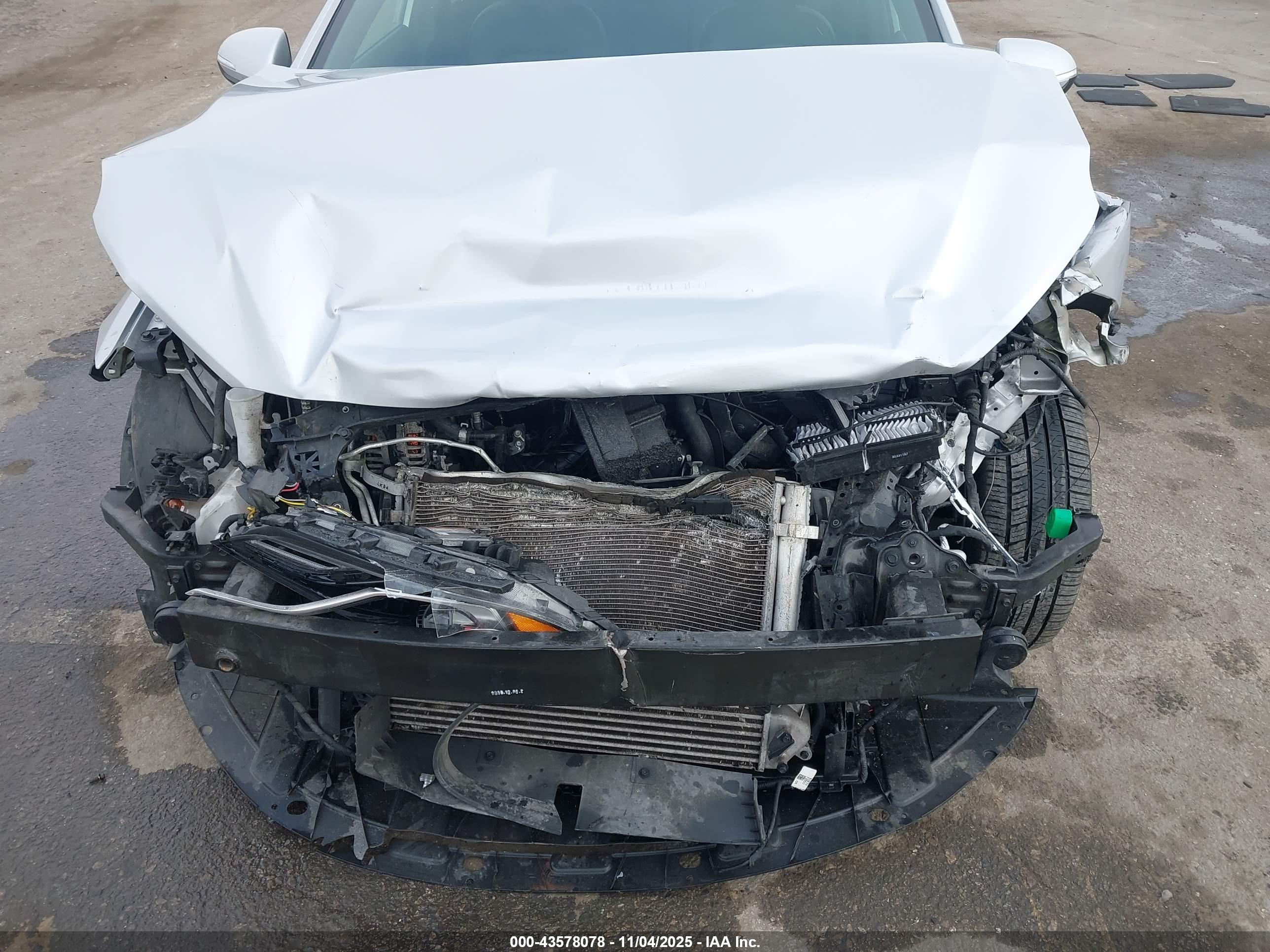HYUNDAI ELANTRA image 6