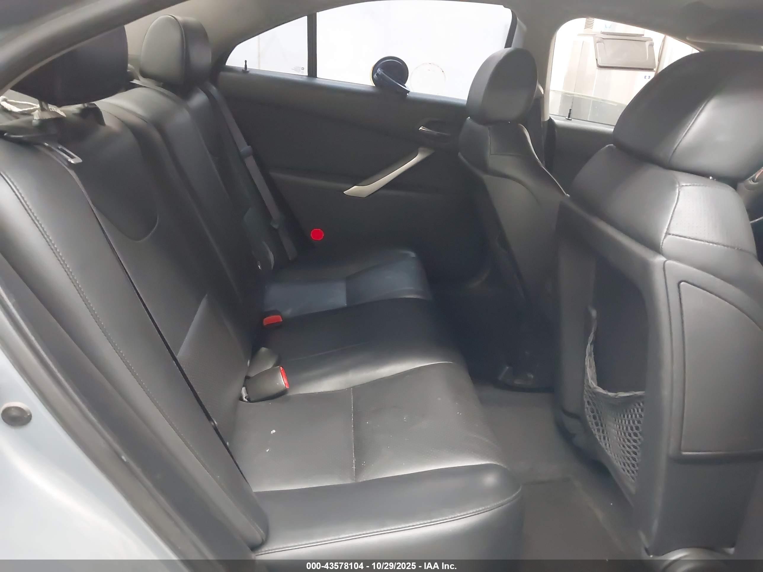 PONTIAC G6 image 8