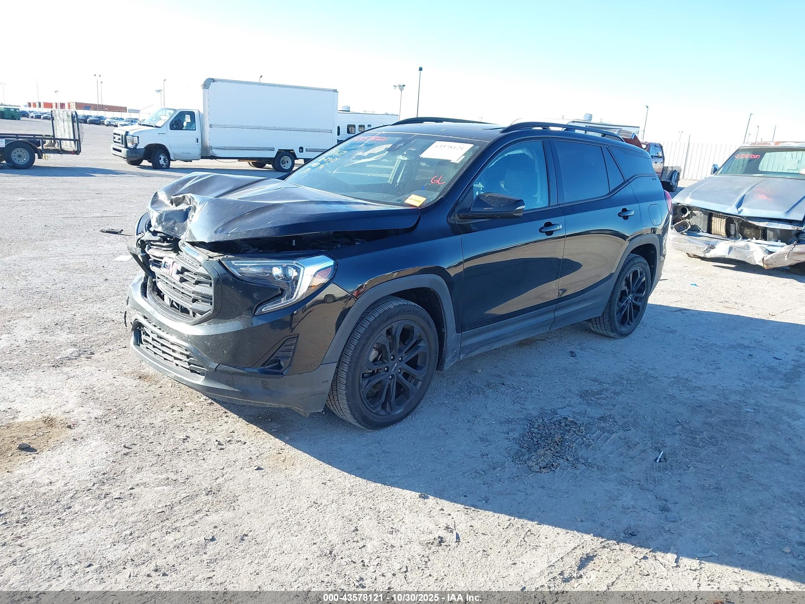 GMC TERRAIN image 2