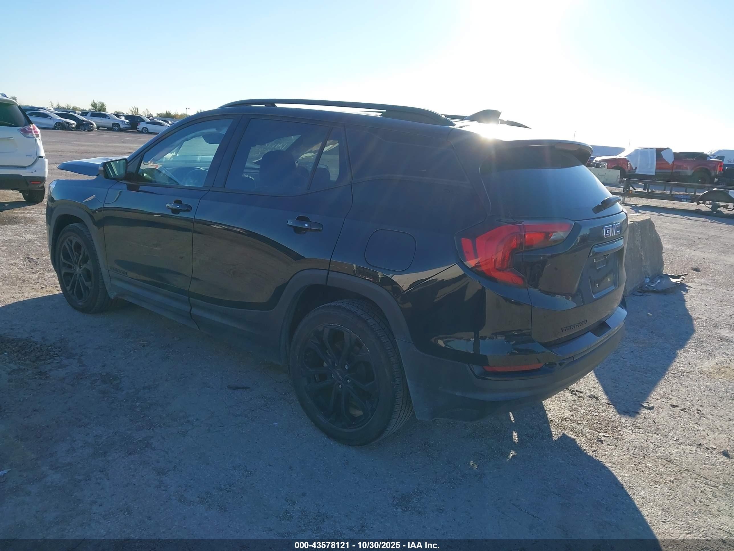 GMC TERRAIN image 3