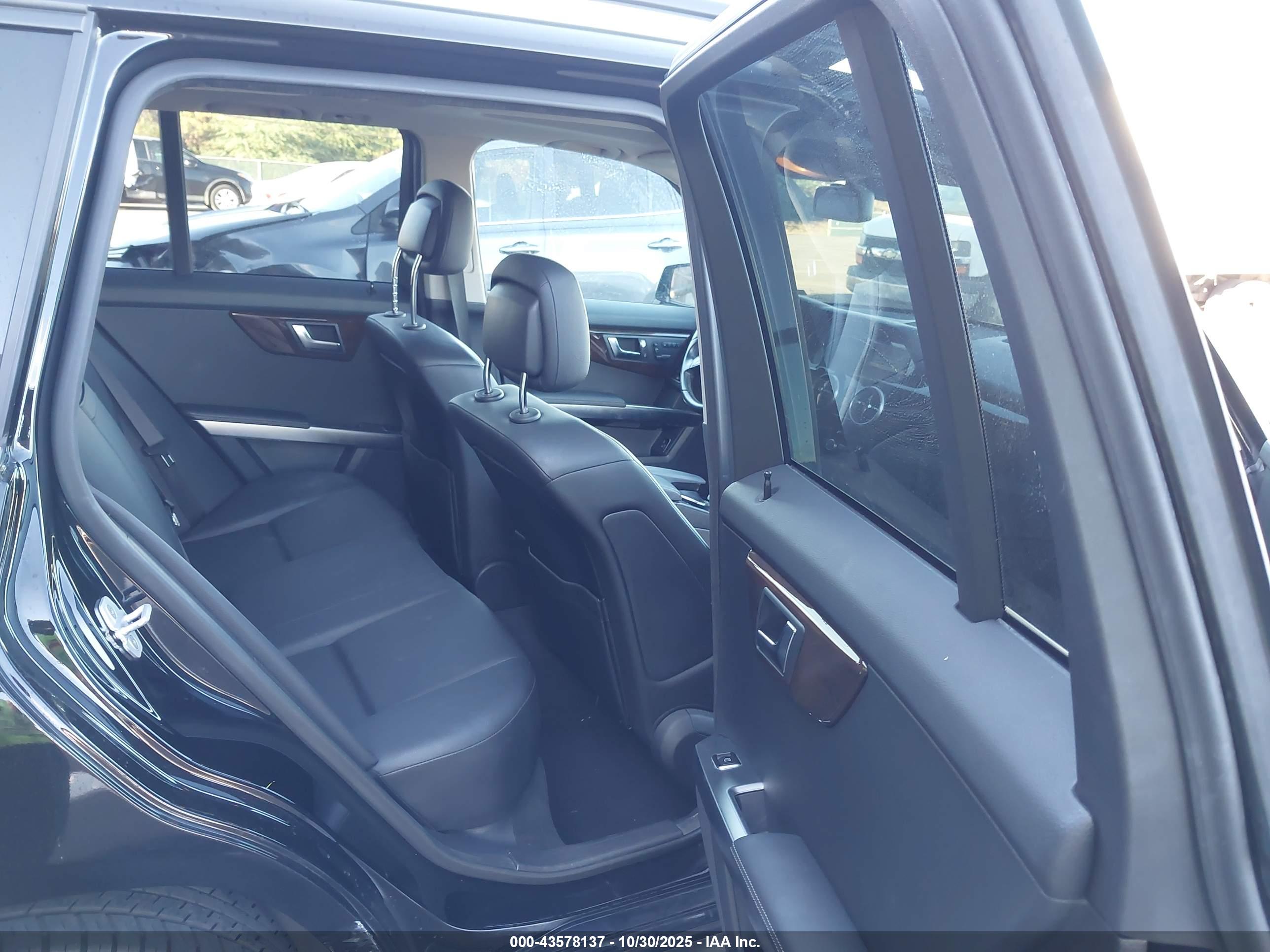 MERCEDES-BENZ GLK image 8