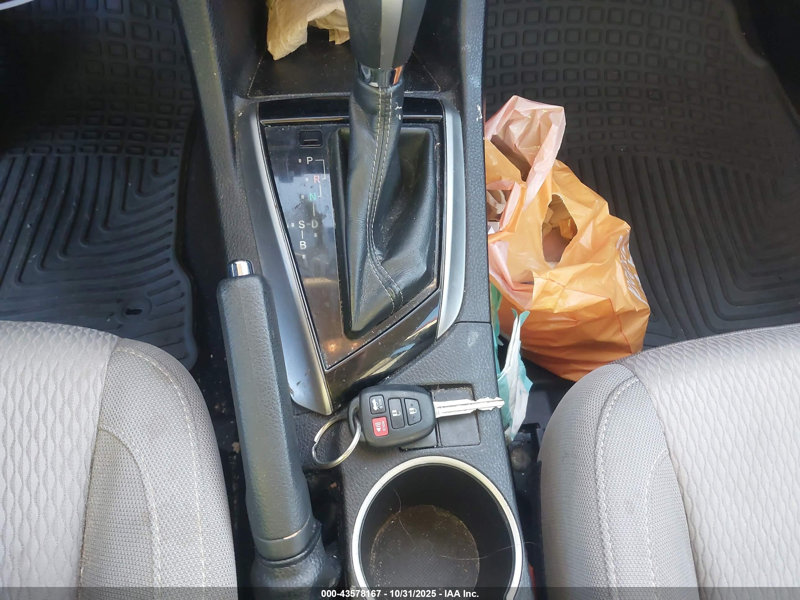 TOYOTA COROLLA image 11