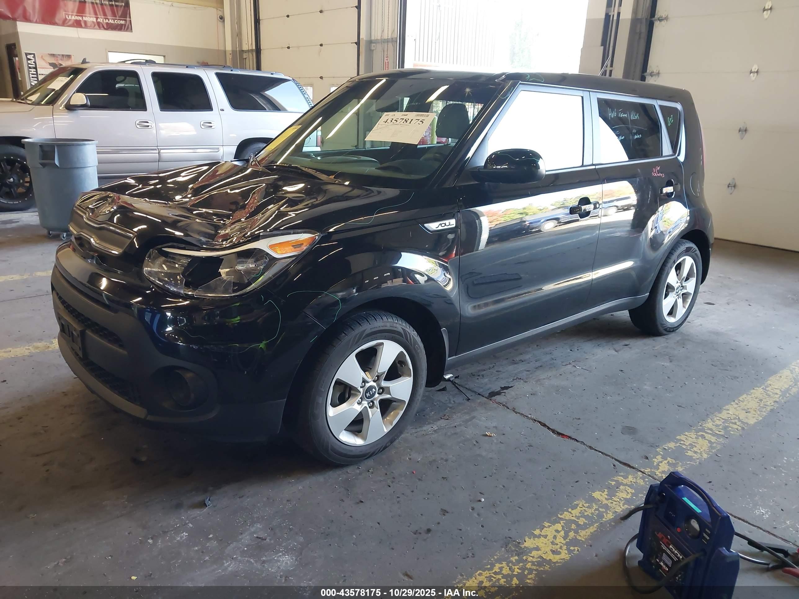 KIA SOUL image 2