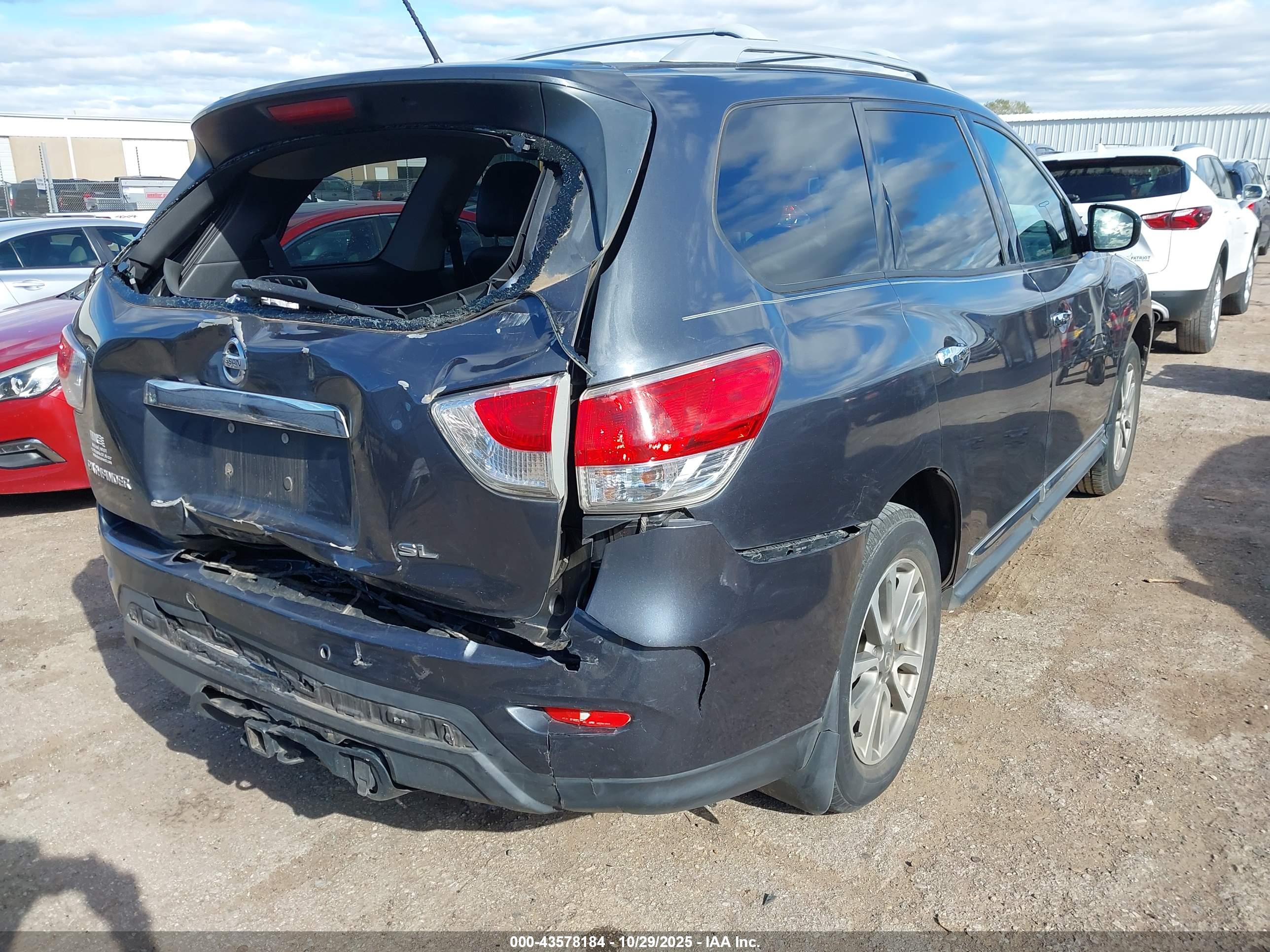 NISSAN PATHFINDER image 4
