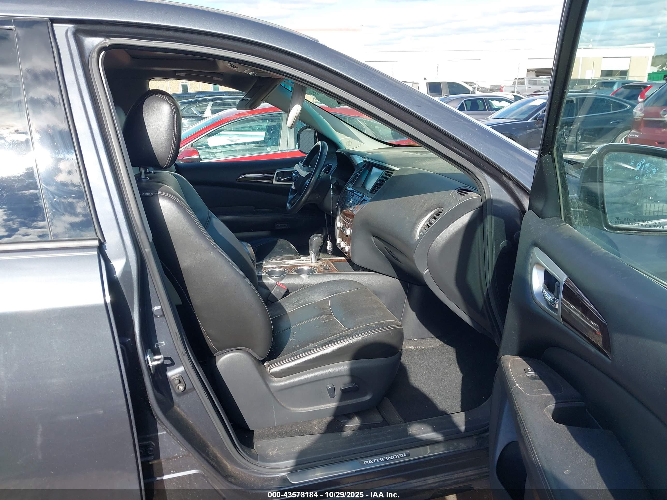 NISSAN PATHFINDER image 5