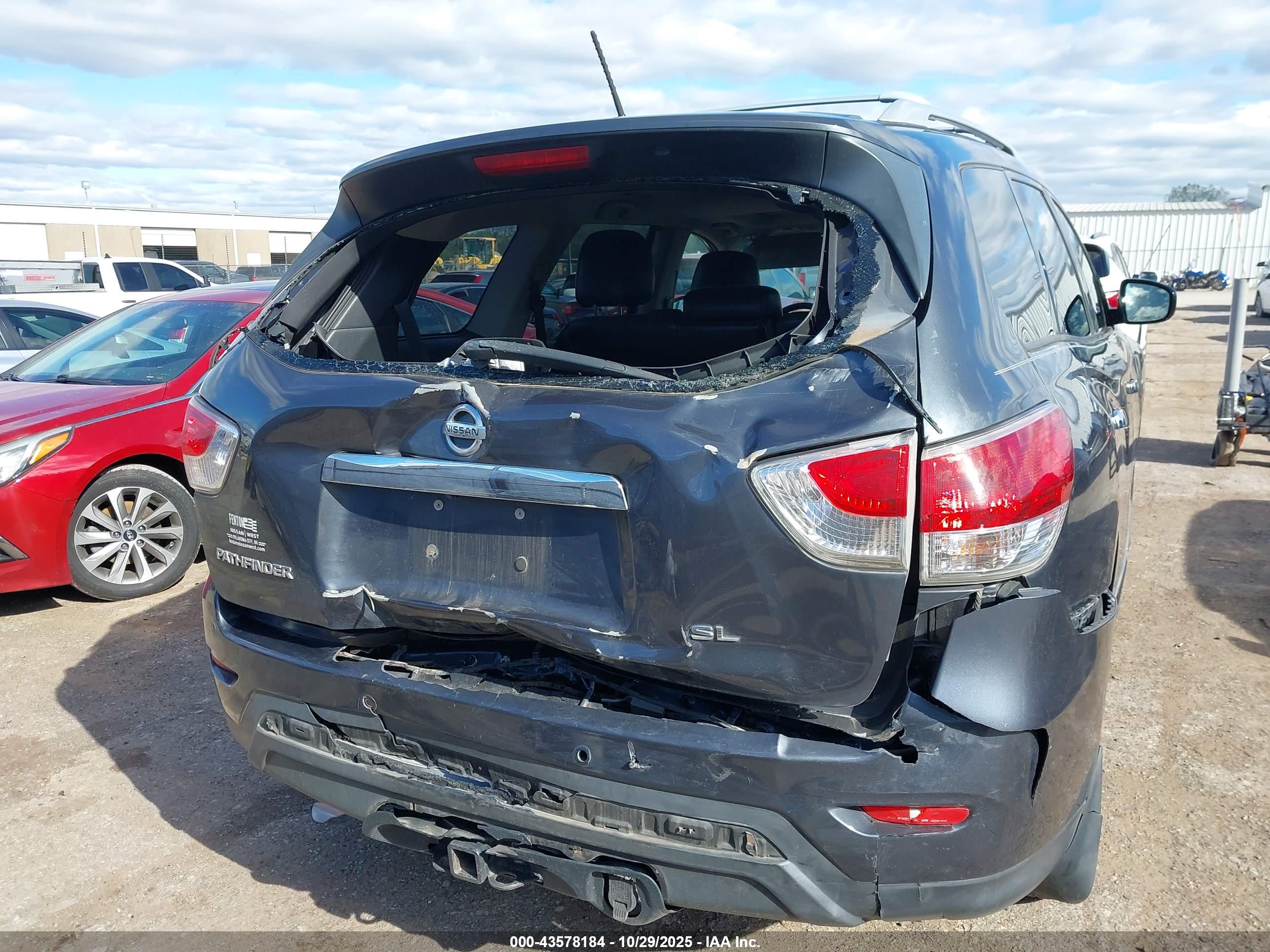 NISSAN PATHFINDER image 6