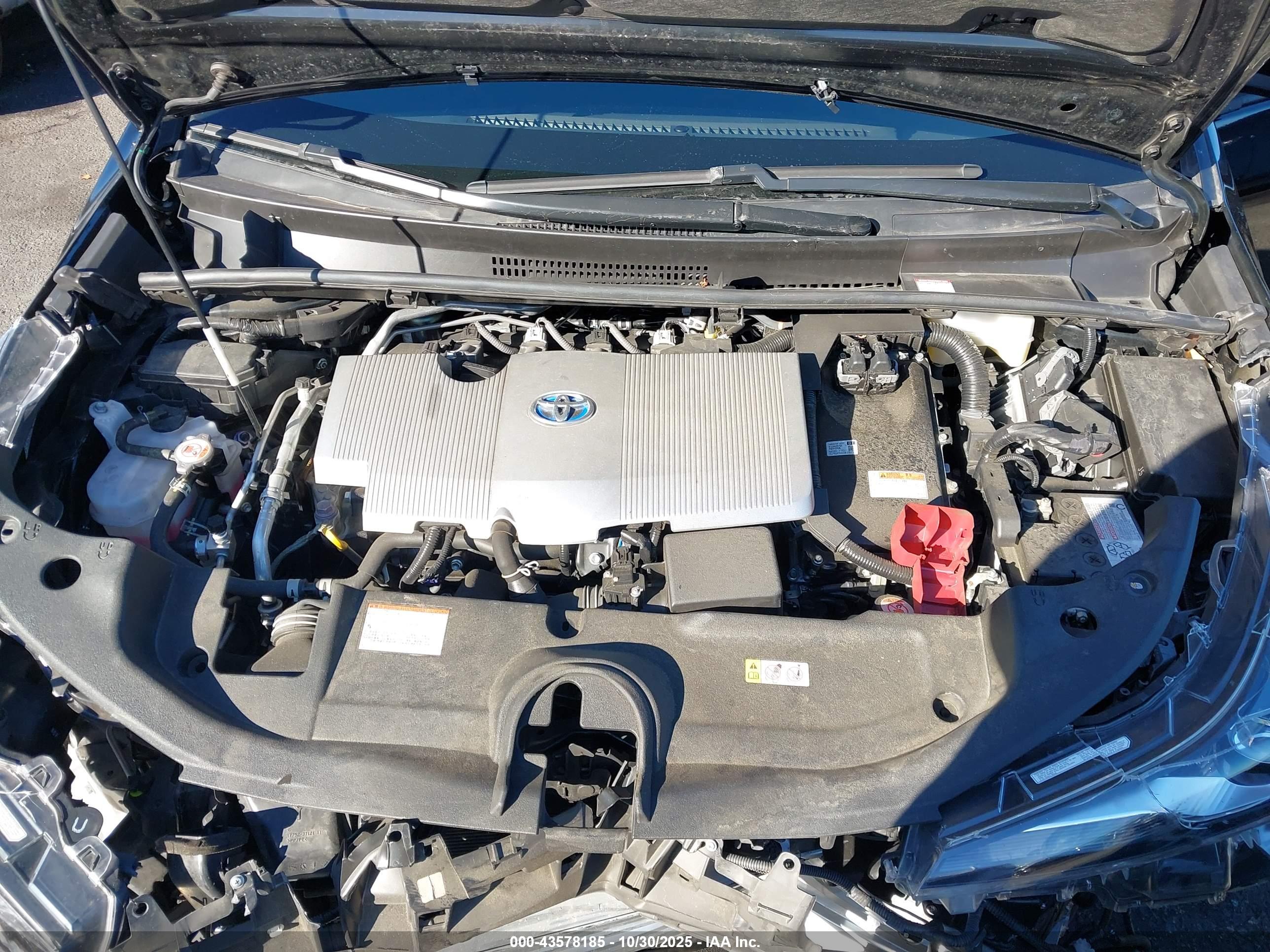 TOYOTA PRIUS image 10