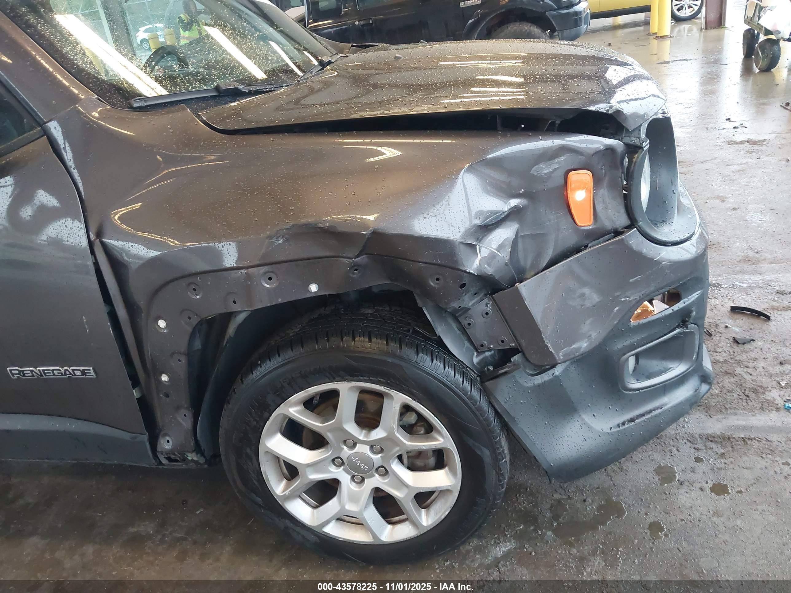 JEEP RENEGADE image 6