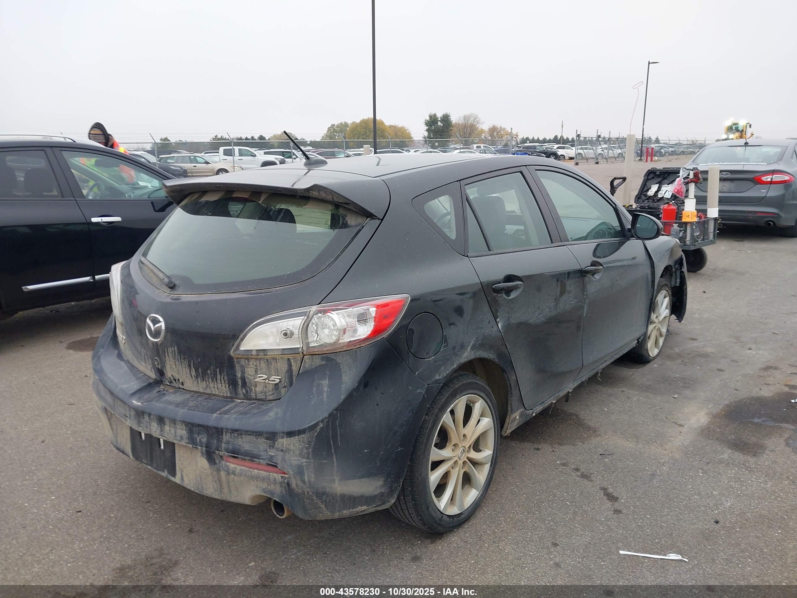 MAZDA MAZDA3 image 4