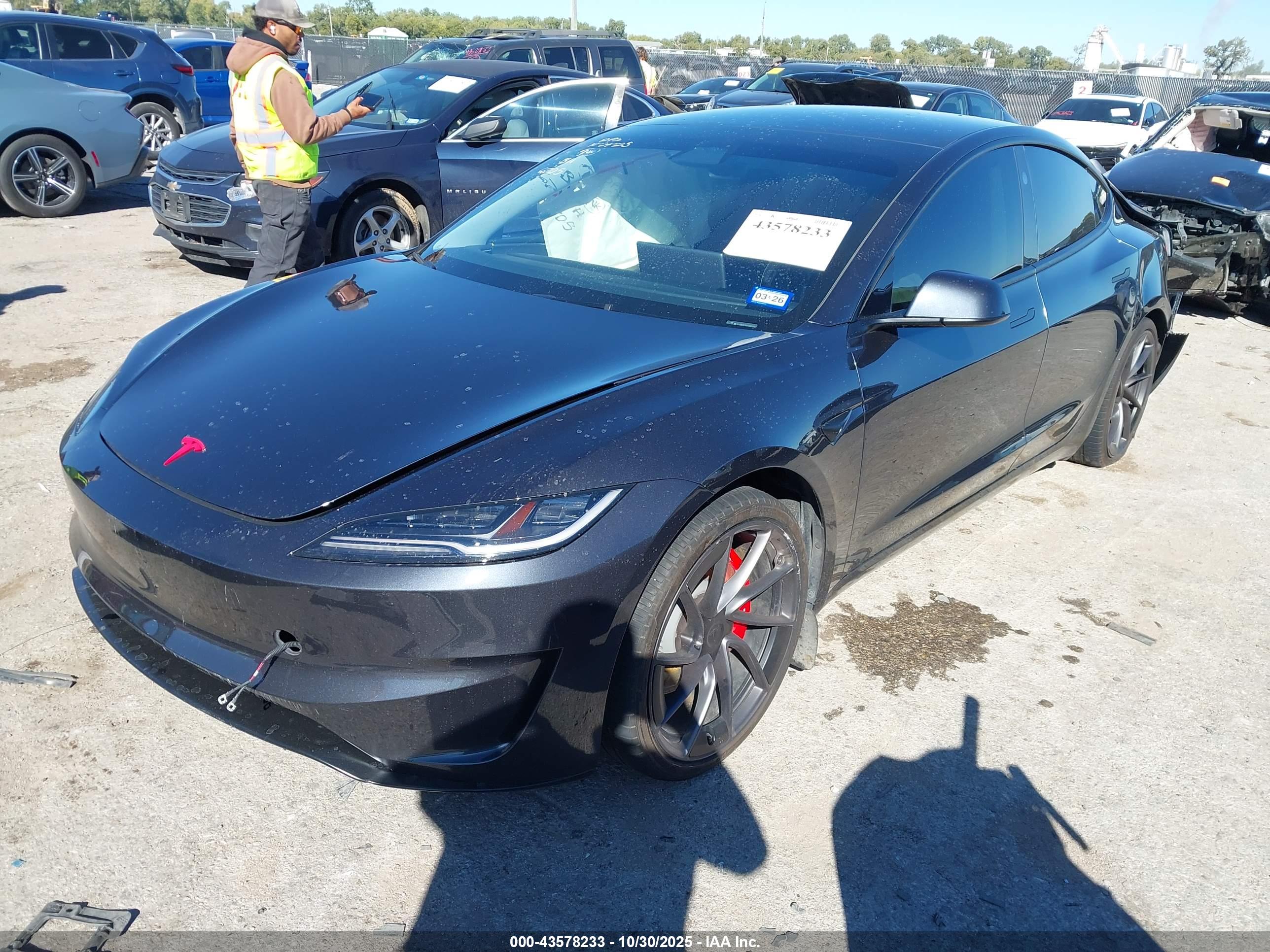 TESLA MODEL image 2