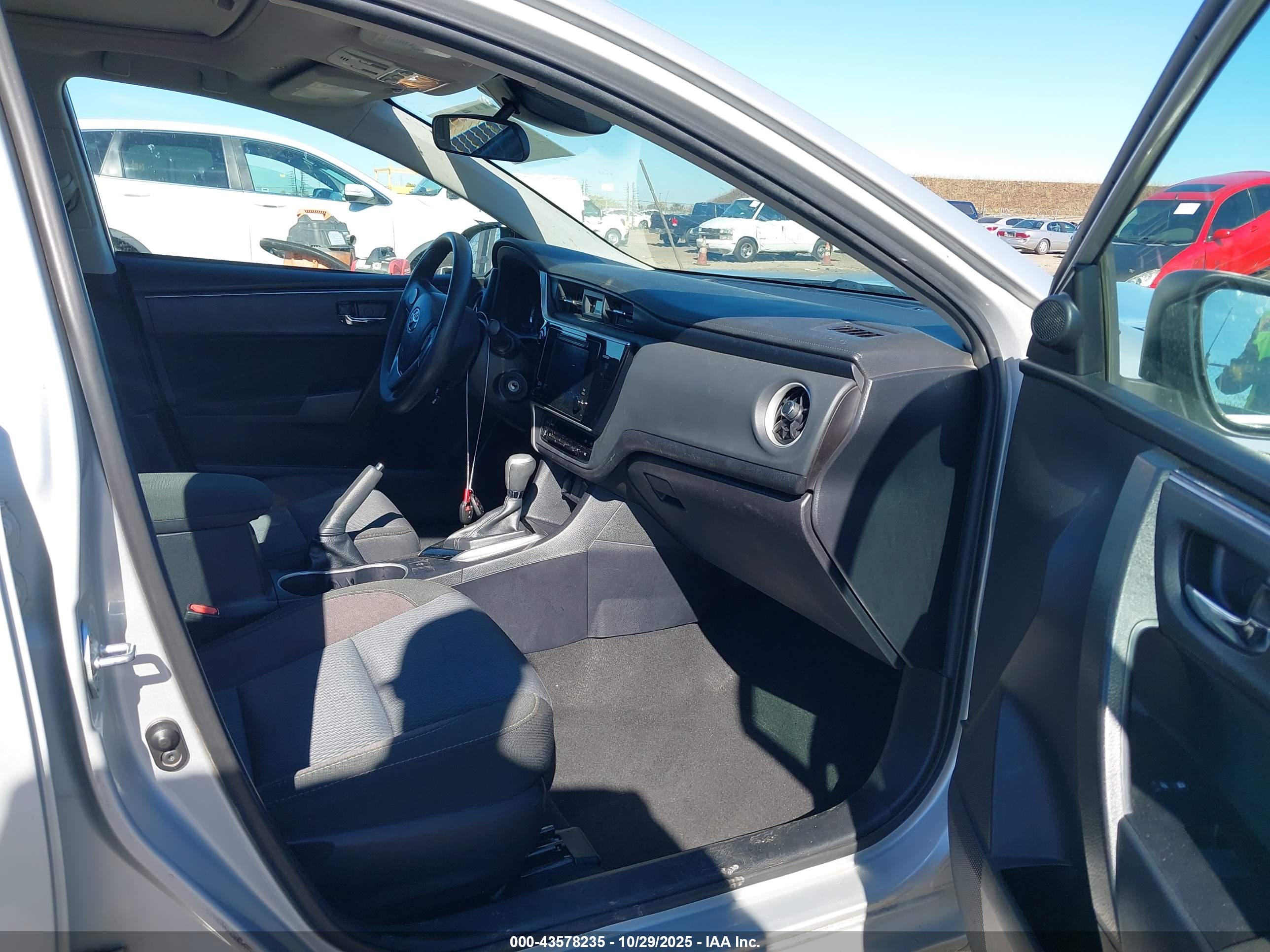 TOYOTA COROLLA image 5