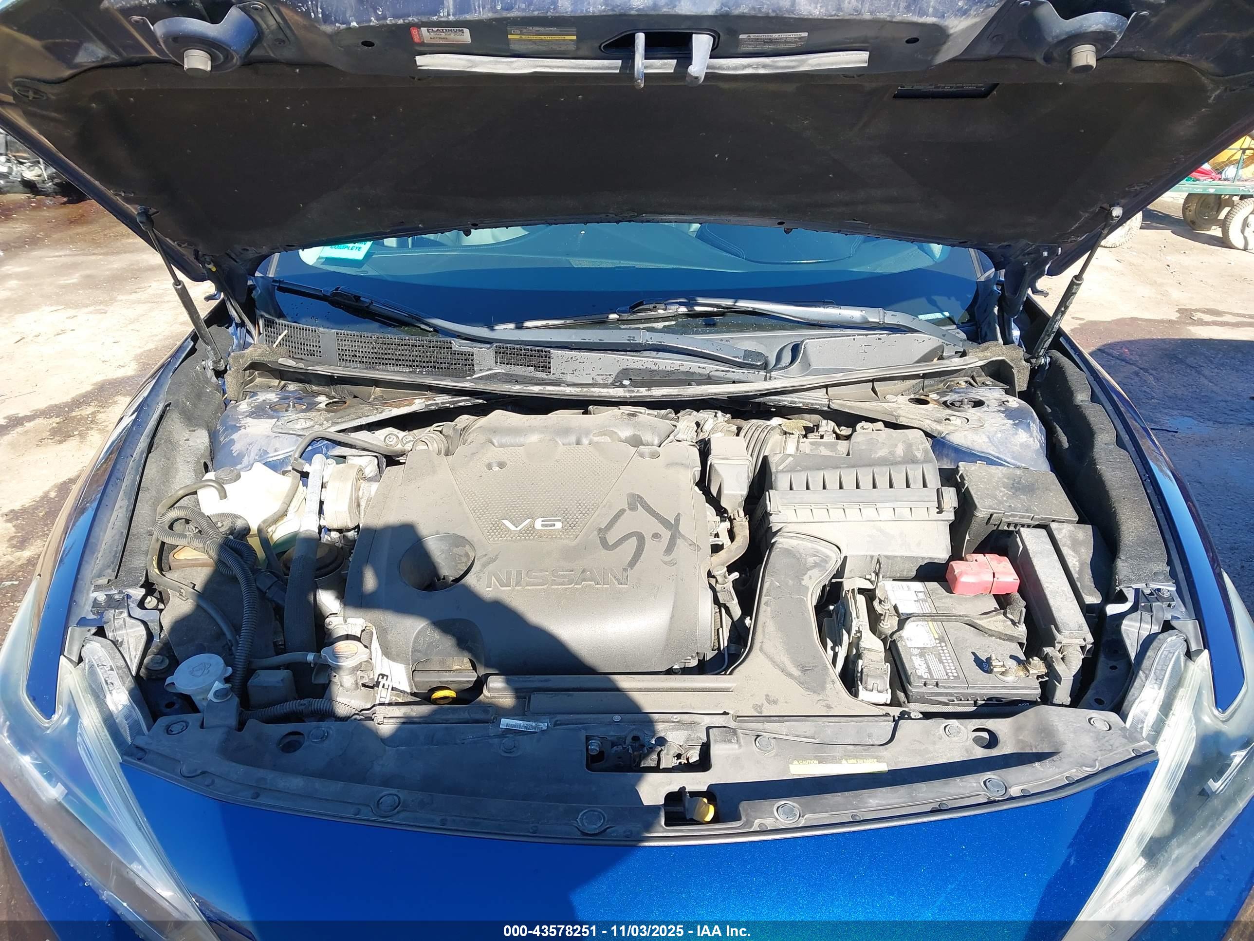 NISSAN MAXIMA image 10