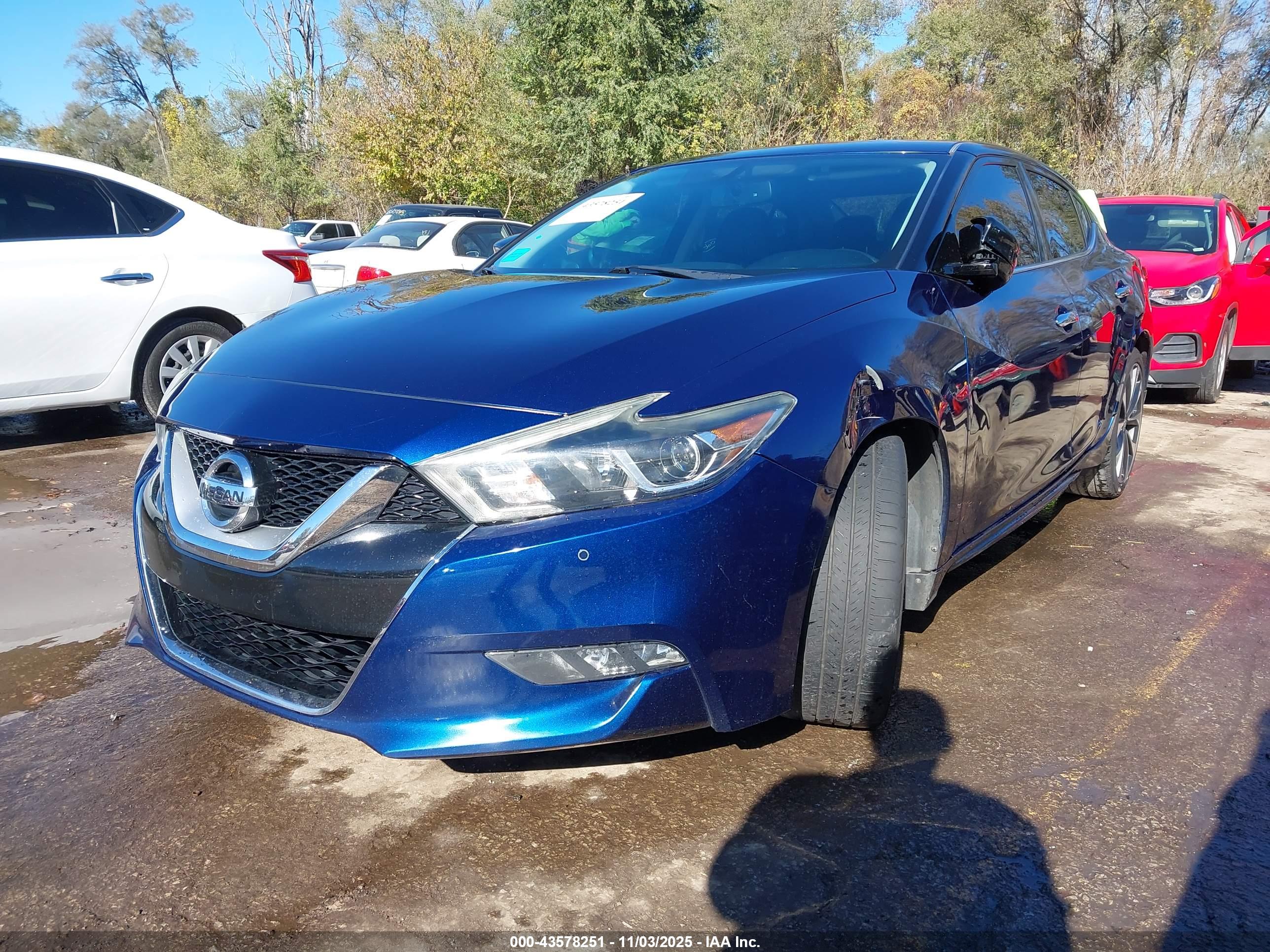 NISSAN MAXIMA image 2