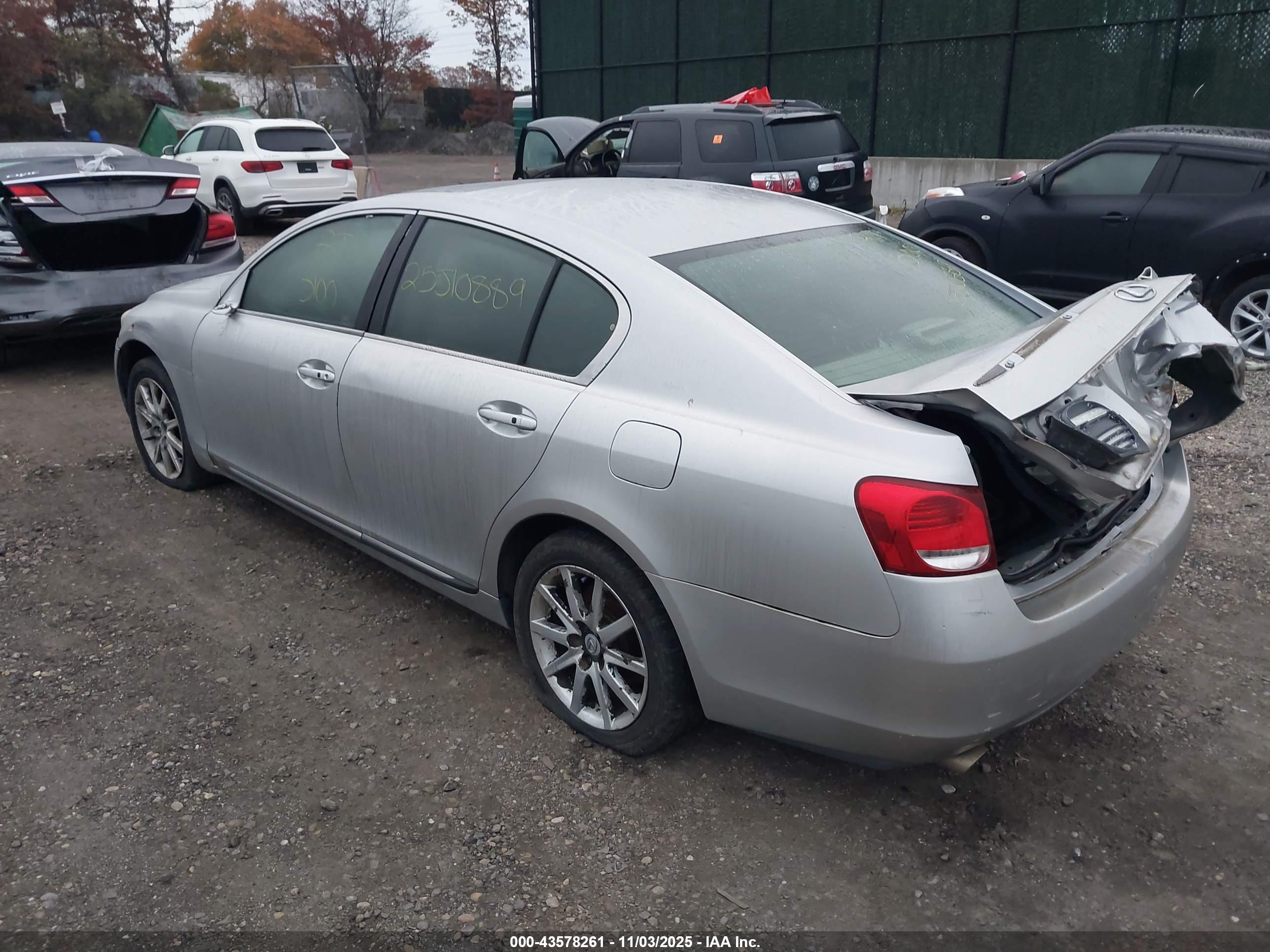 LEXUS GS image 3