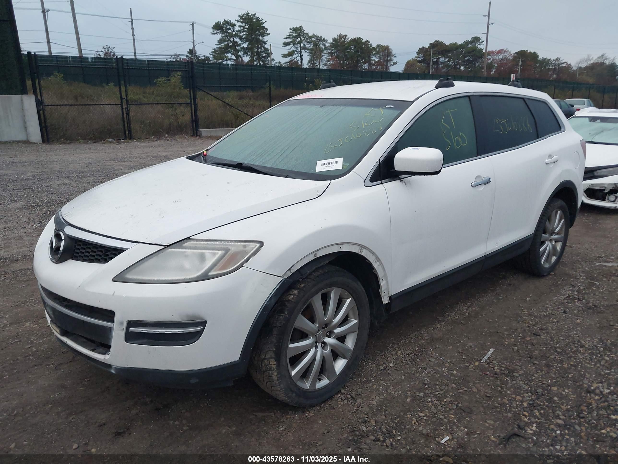 MAZDA CX-9 image 2