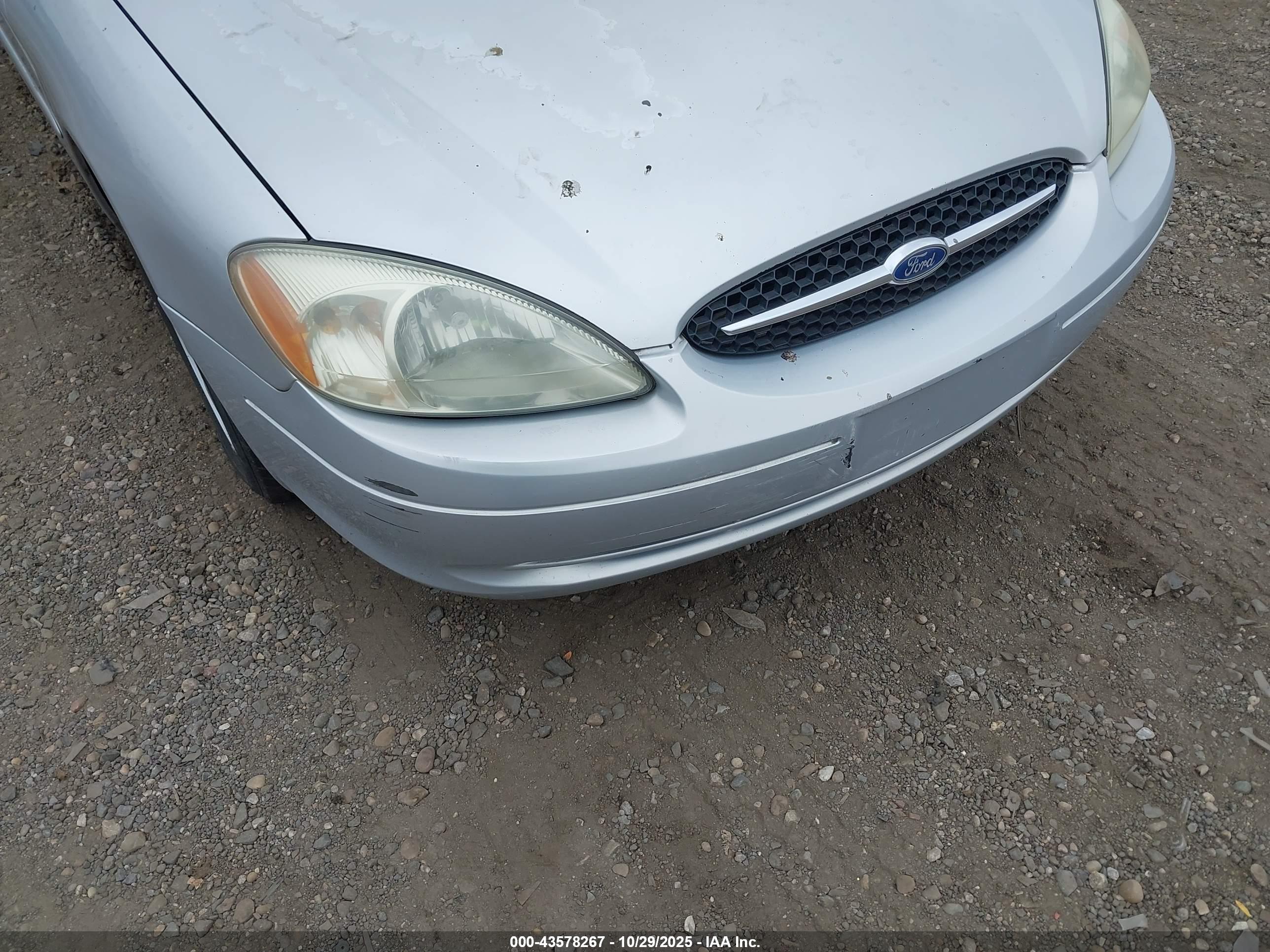 FORD TAURUS image 6