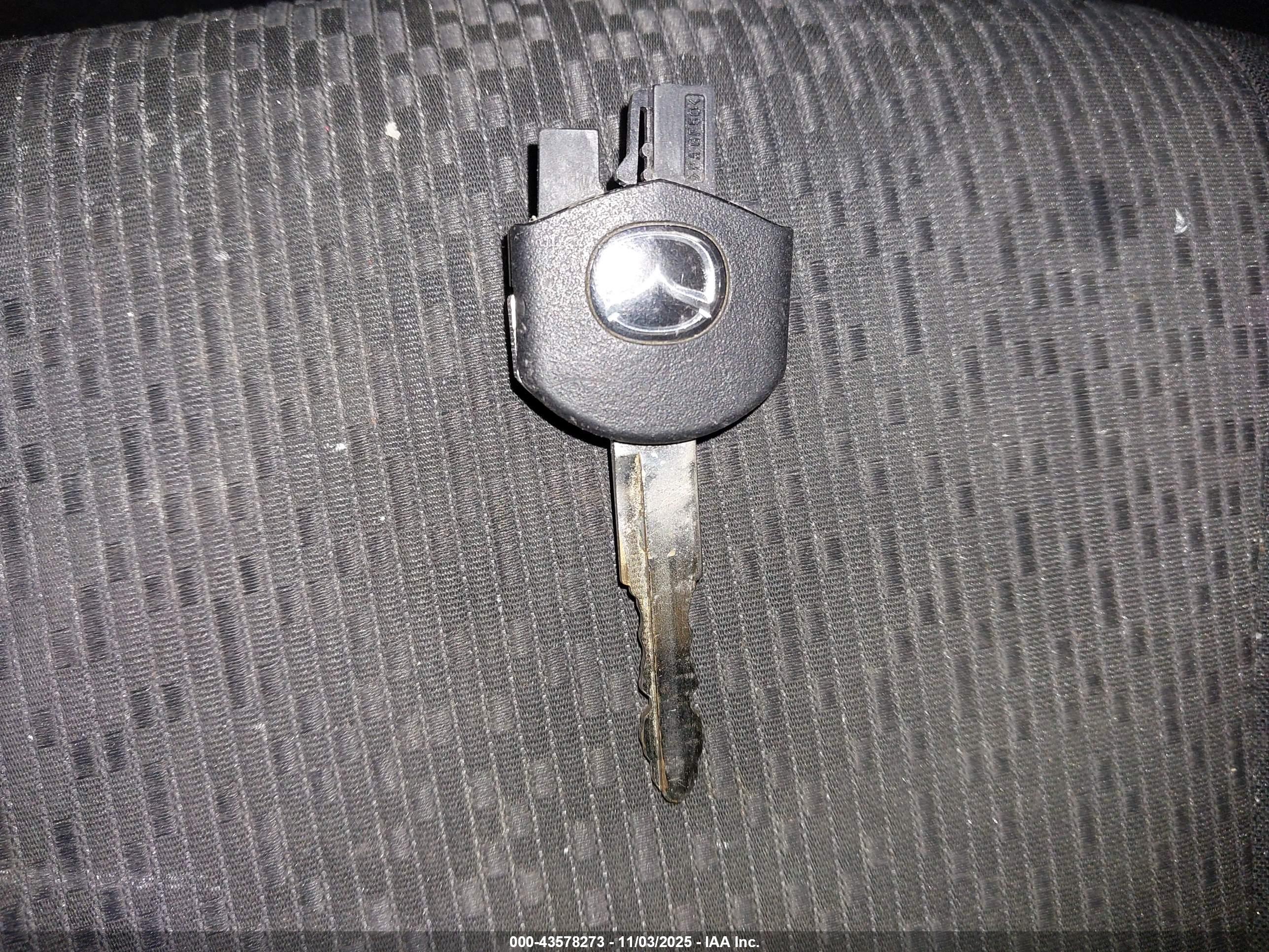 MAZDA MAZDA5 image 11
