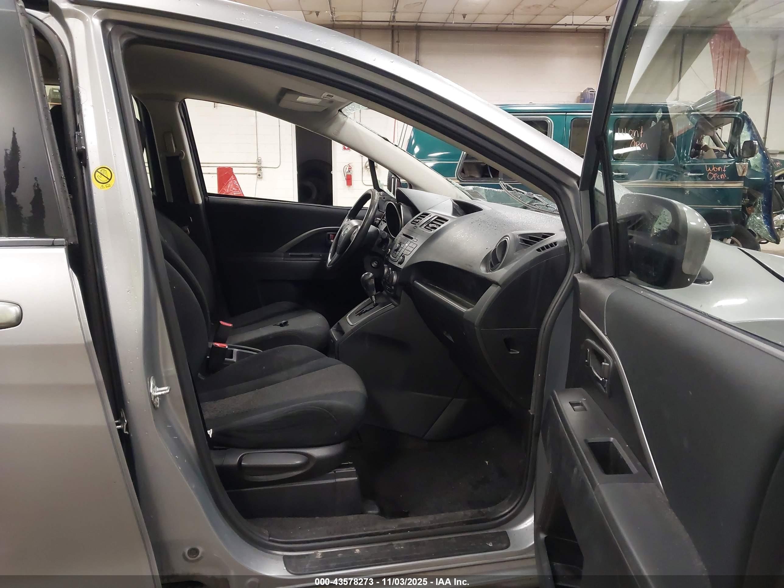 MAZDA MAZDA5 image 5