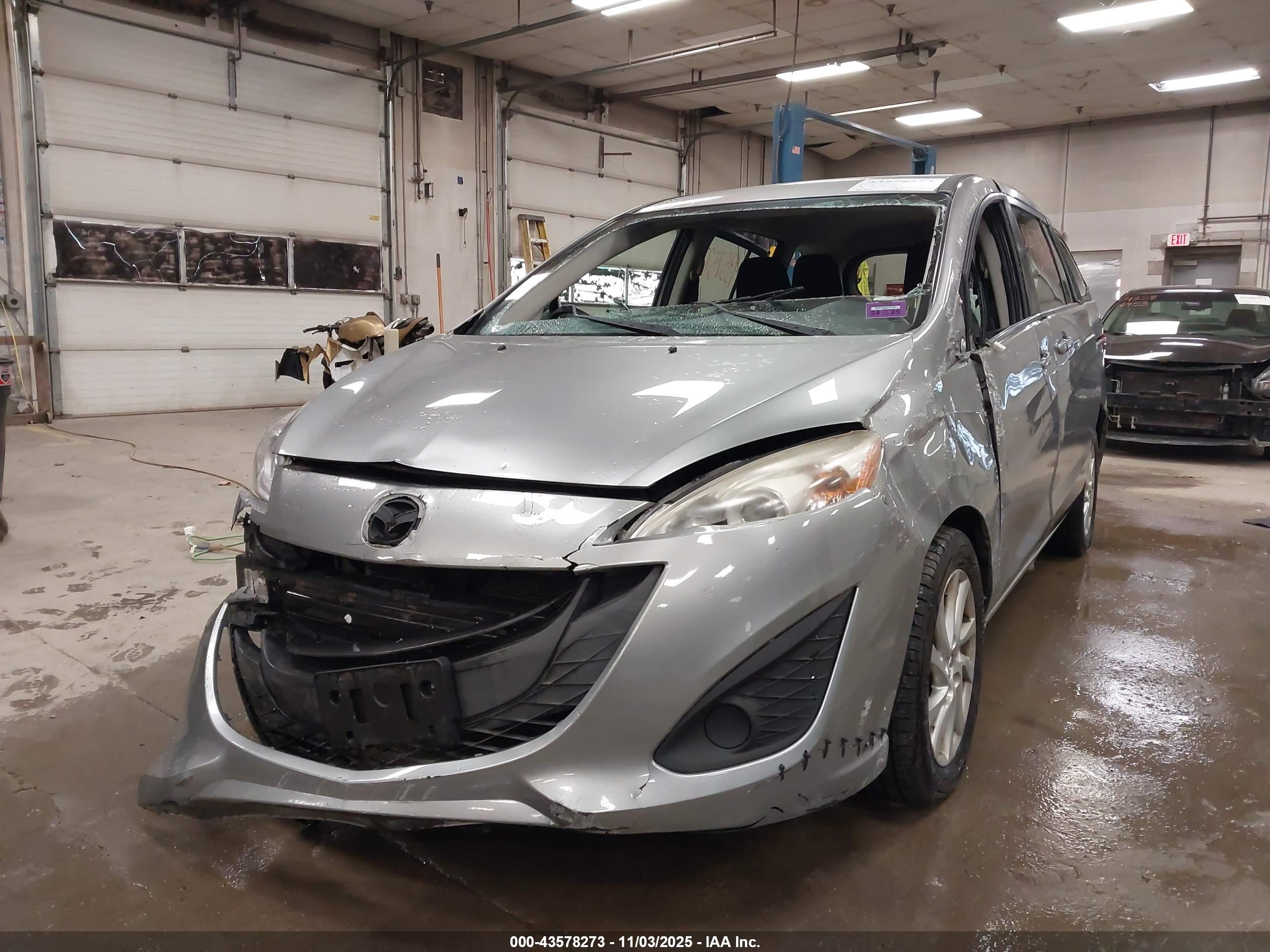 MAZDA MAZDA5 image 6
