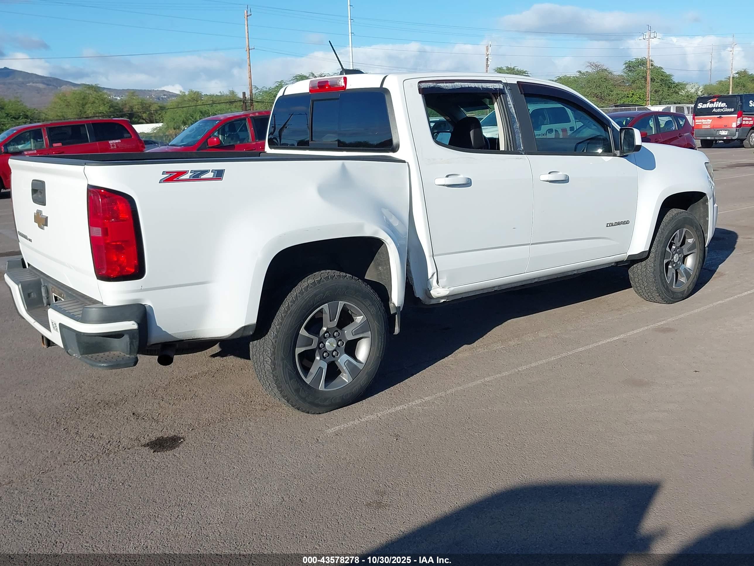 CHEVROLET COLORADO image 4