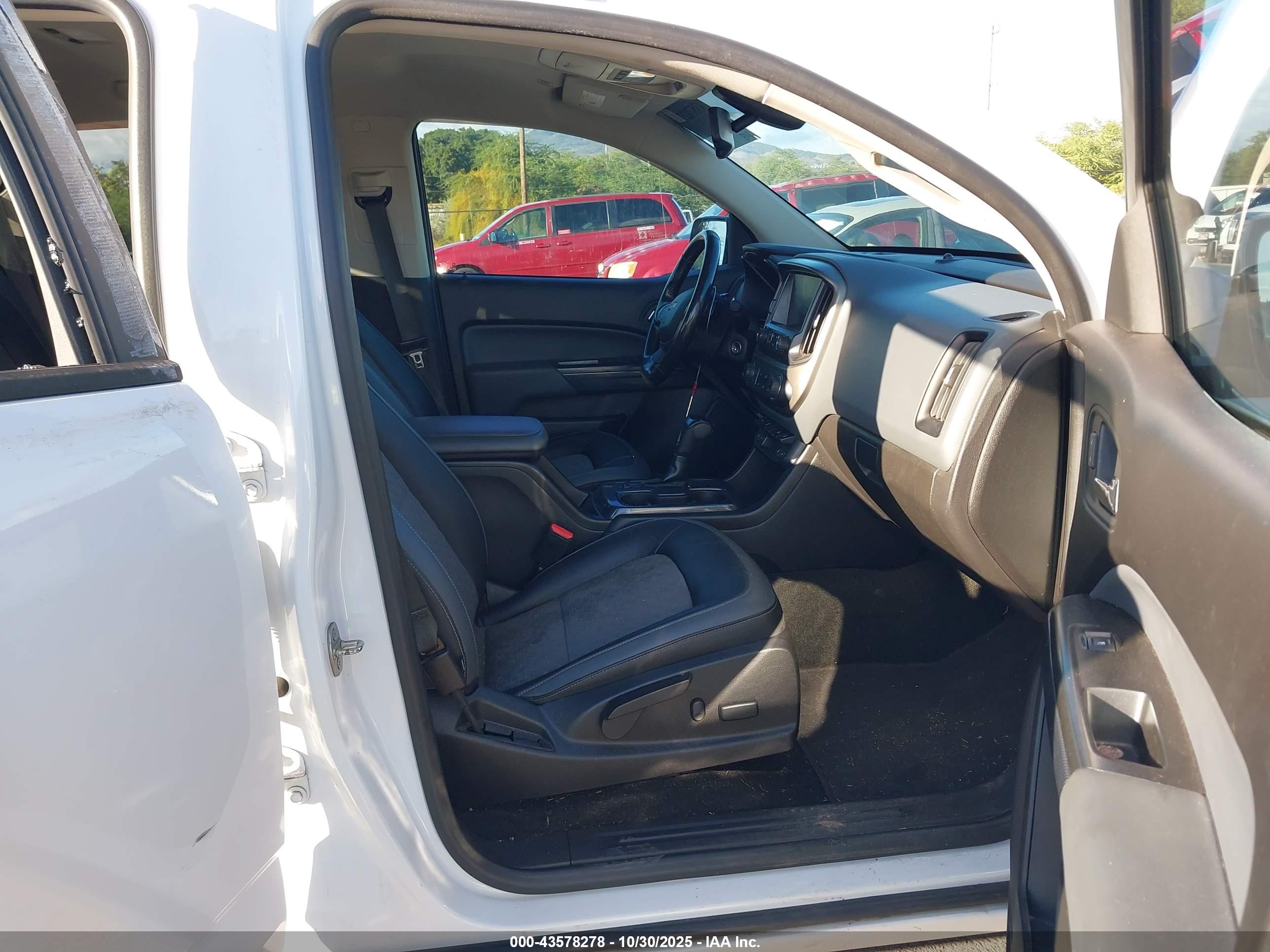 CHEVROLET COLORADO image 5