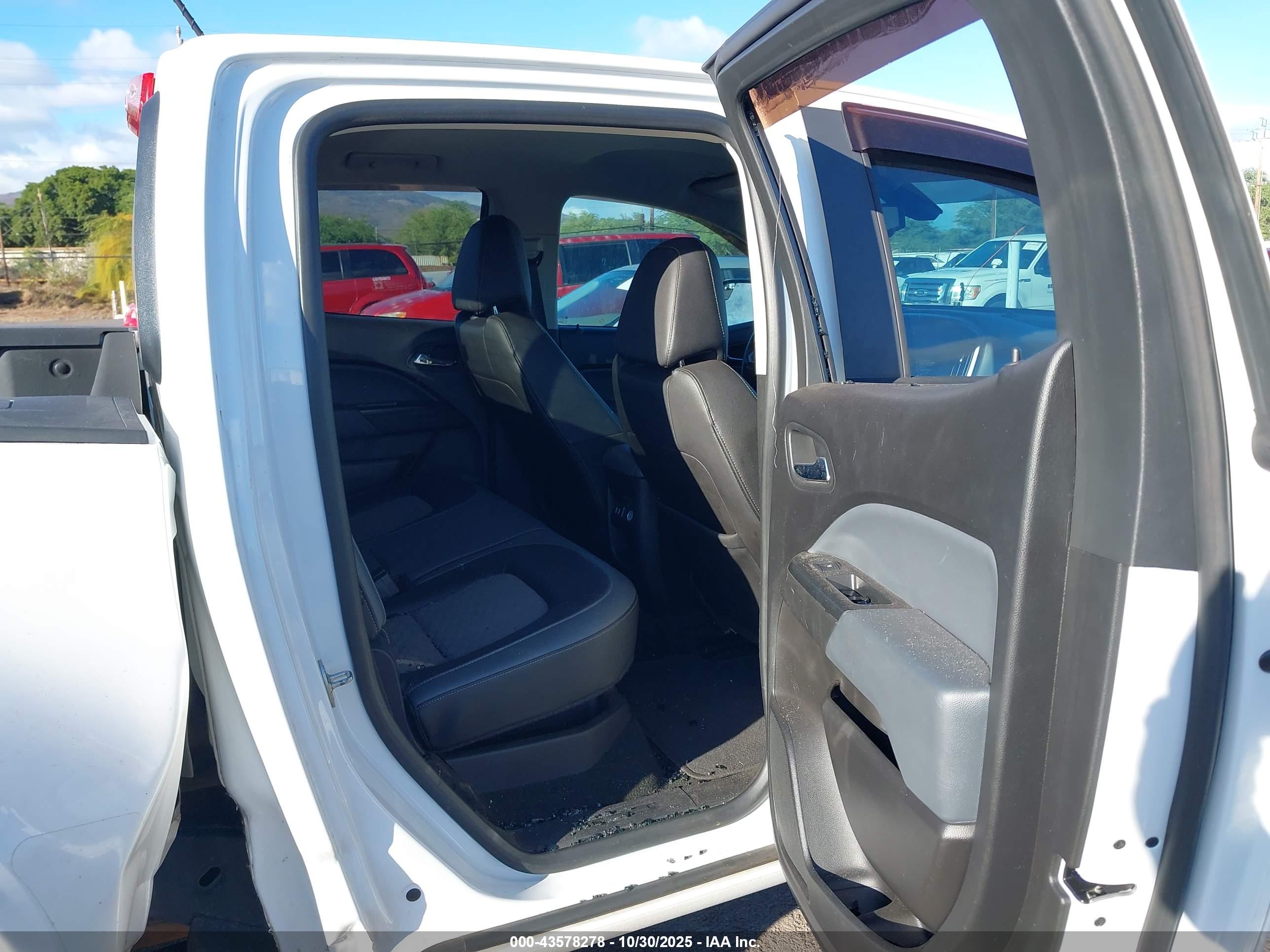 CHEVROLET COLORADO image 8
