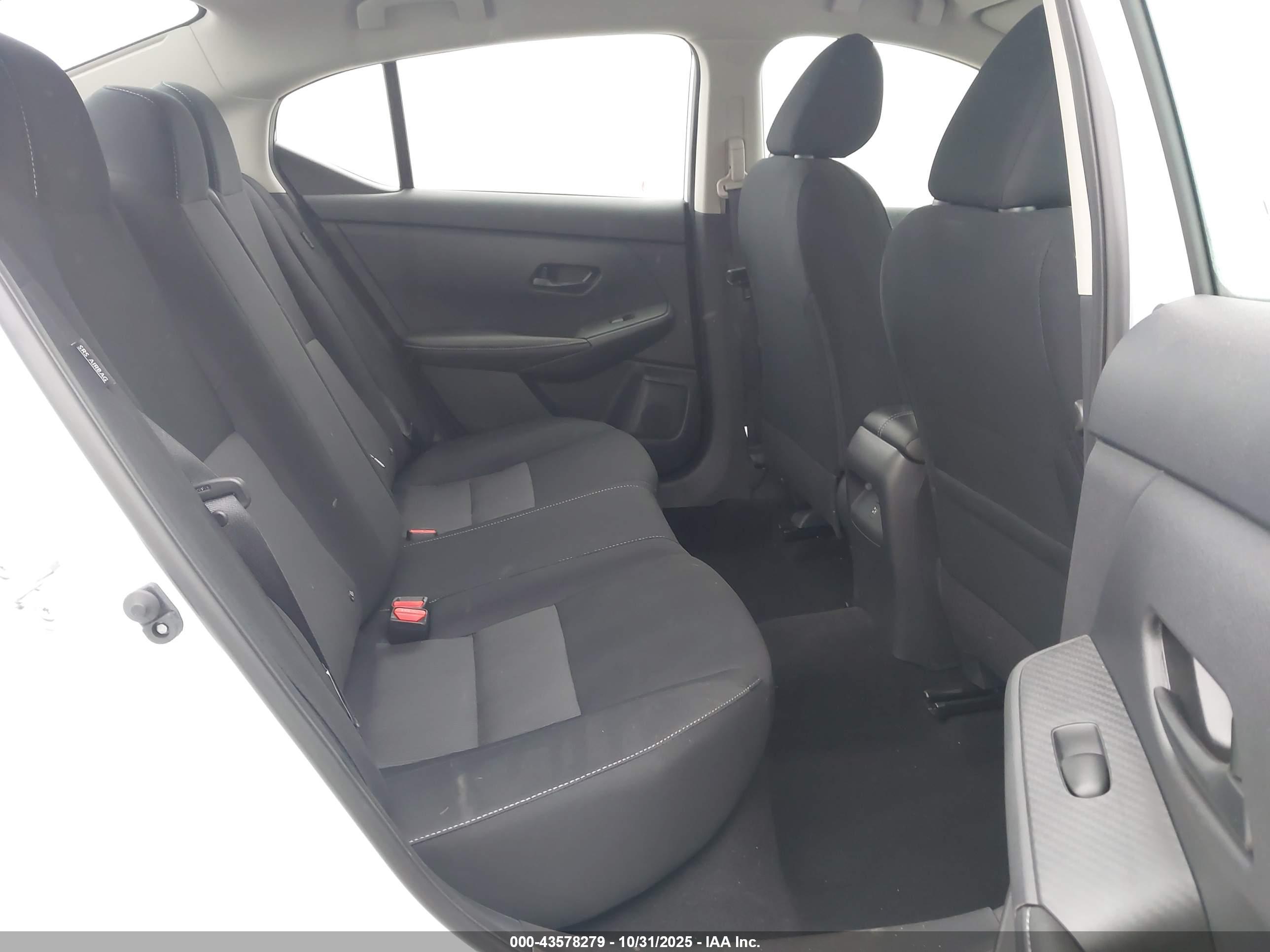NISSAN SENTRA image 8