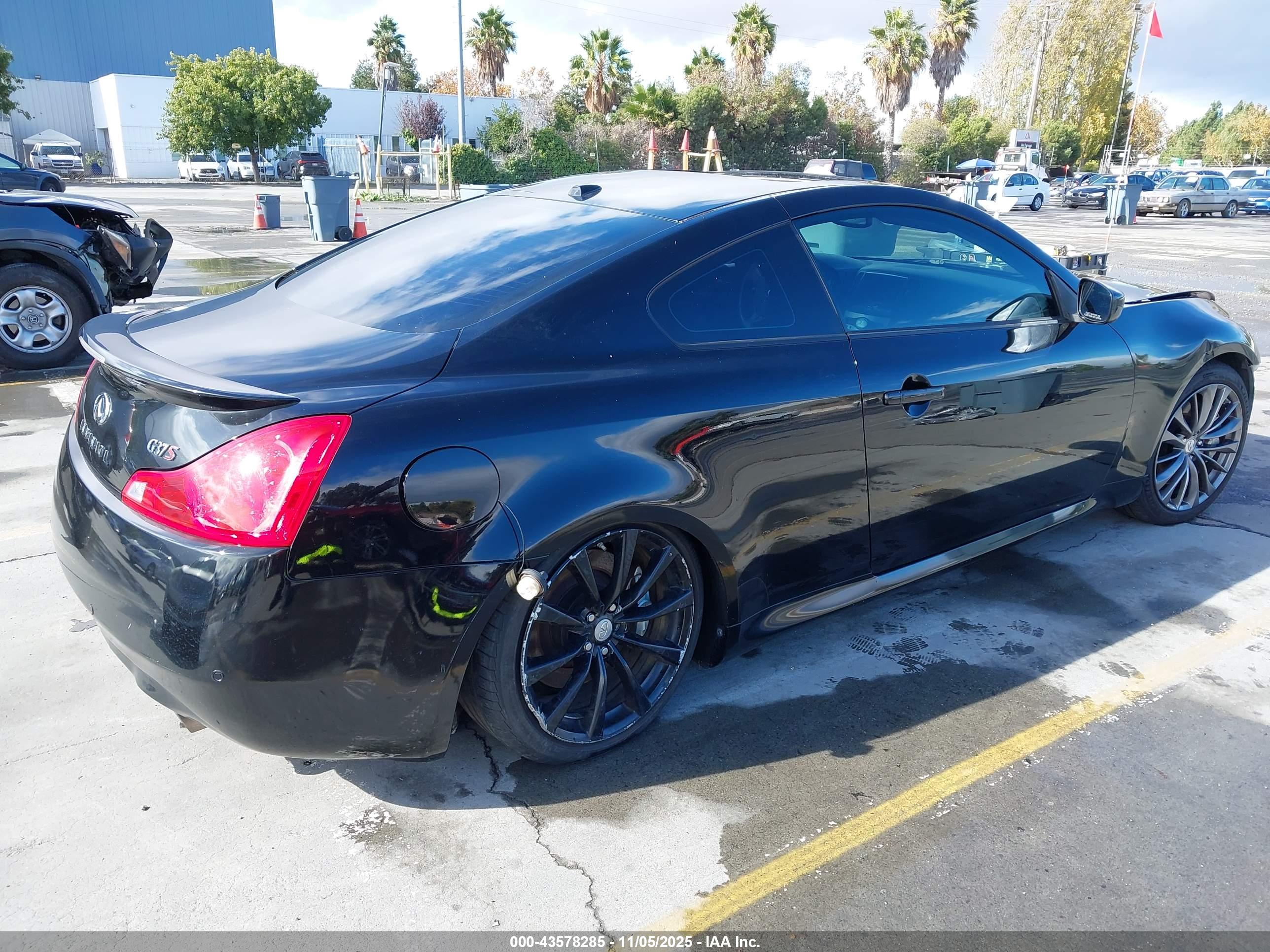 INFINITI G37 image 4